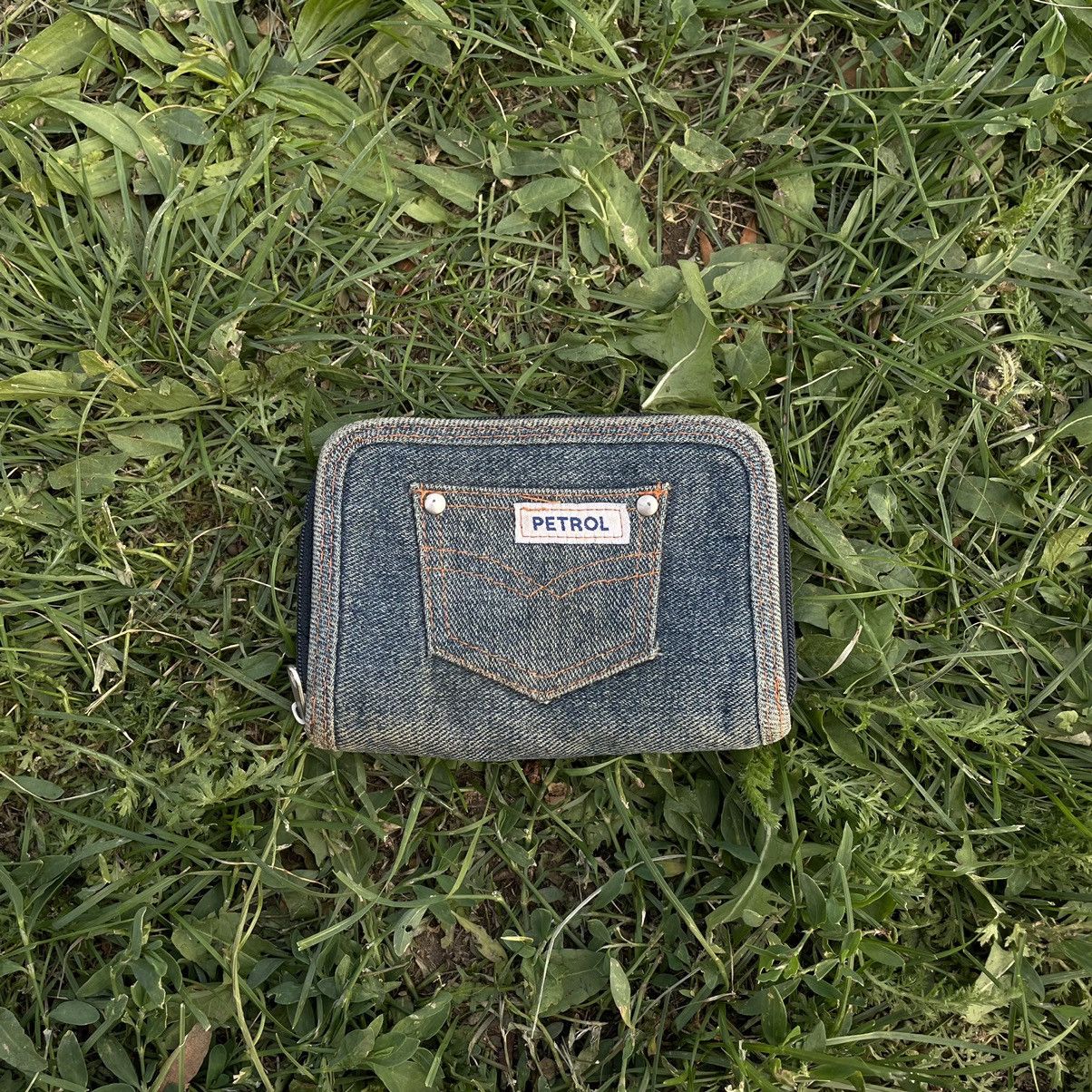 Vintage Vintage 90s Jeans Wallet Pockets Streetwear OS Size ONE SIZE - 1 Thumbnail