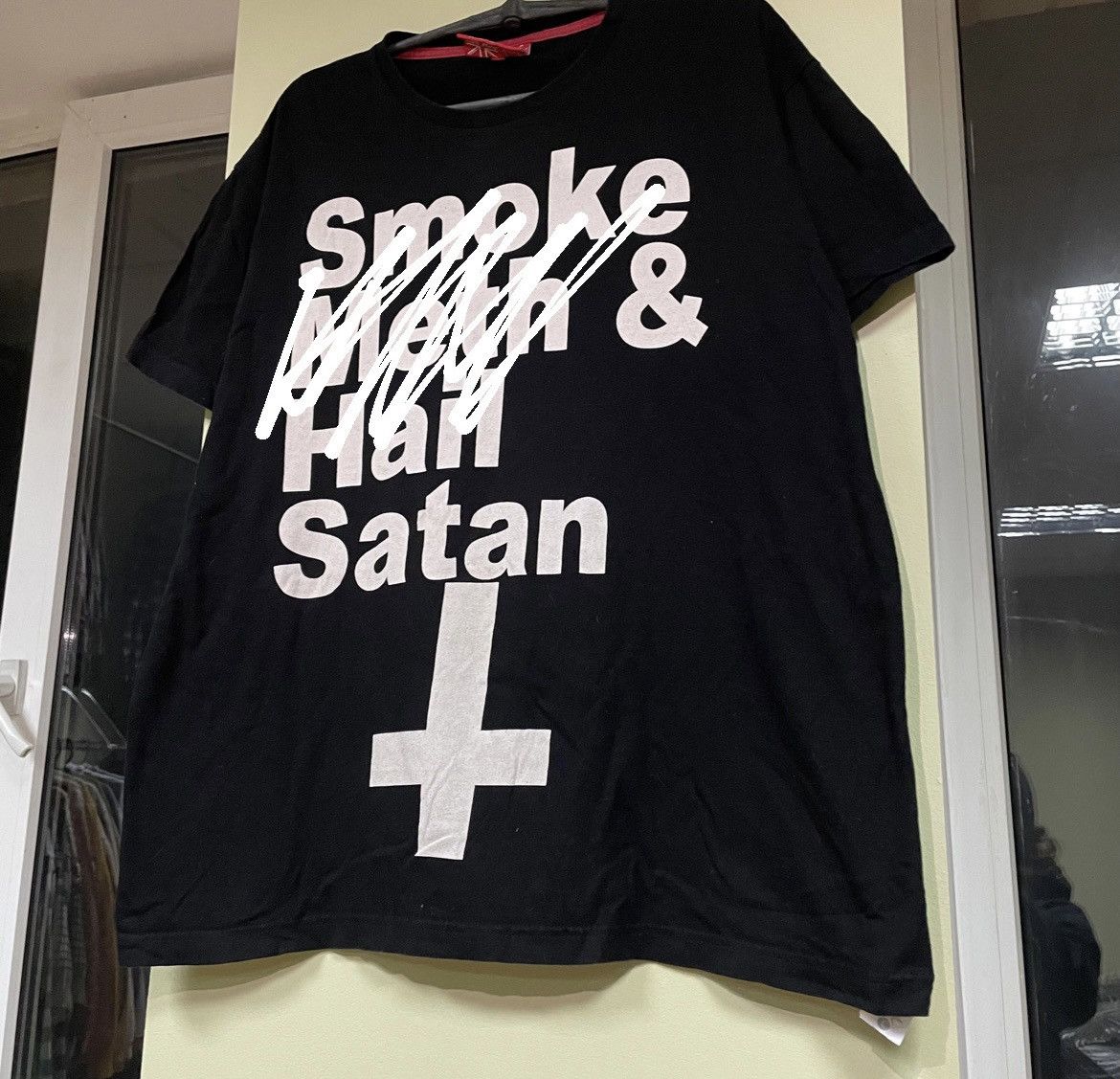 Vintage Vintage Y2K Graphic Tee Smoke Hail Satan Punk Streetwear M Size US M / EU 48-50 / 2 - 3 Thumbnail