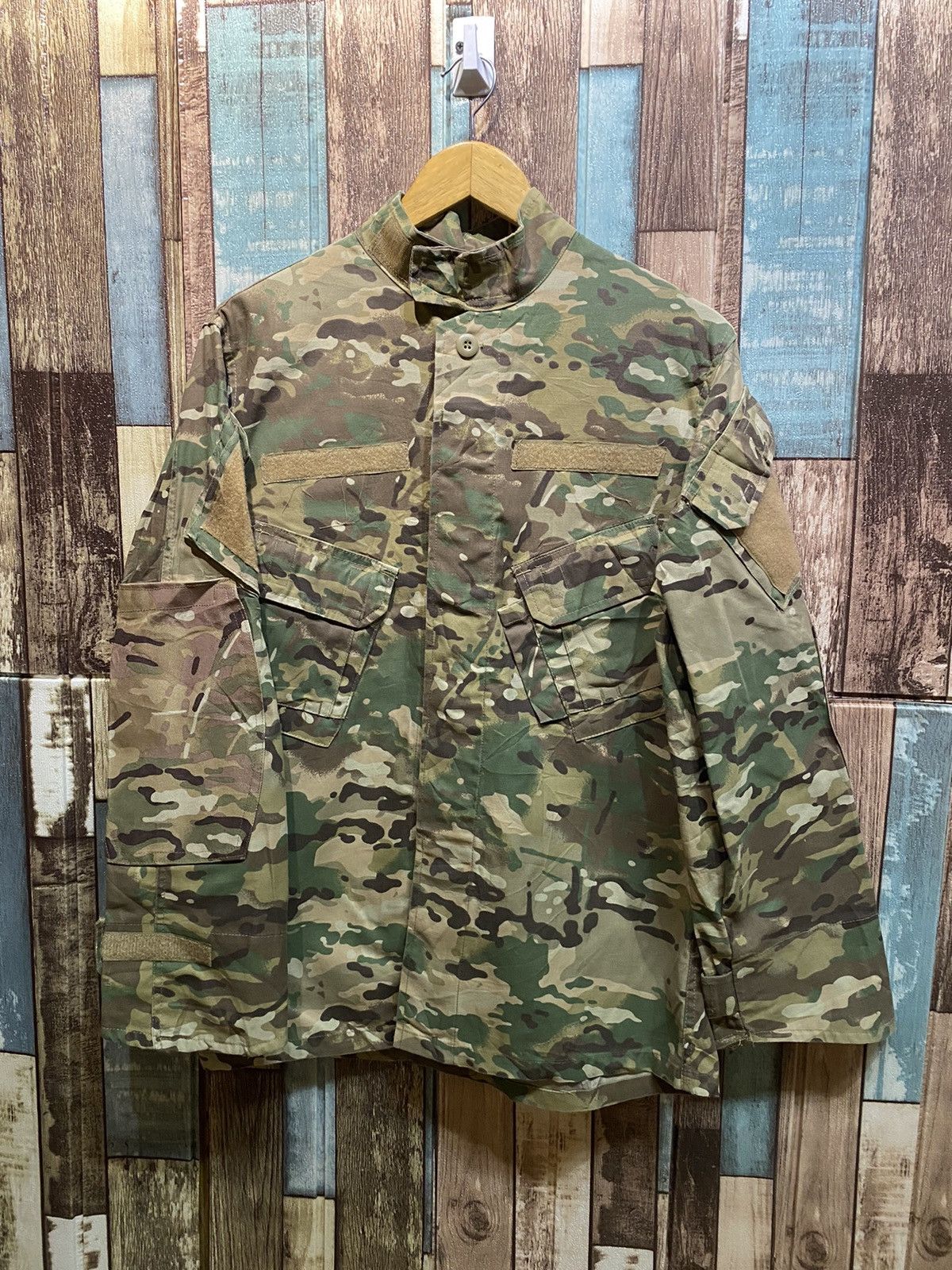 image of Dope x Military Tupac Shakur Vietnam Era War Military Button Up Shirt in Camouflage (Size Medium)