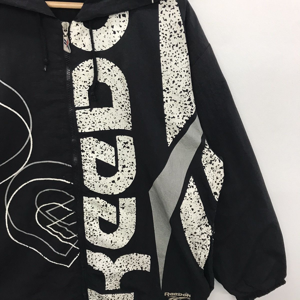 Reebok × Vintage Rare!! Vintage Reebok Fullprint Windbreaker Size US L / EU 52-54 / 3 - 8 Thumbnail