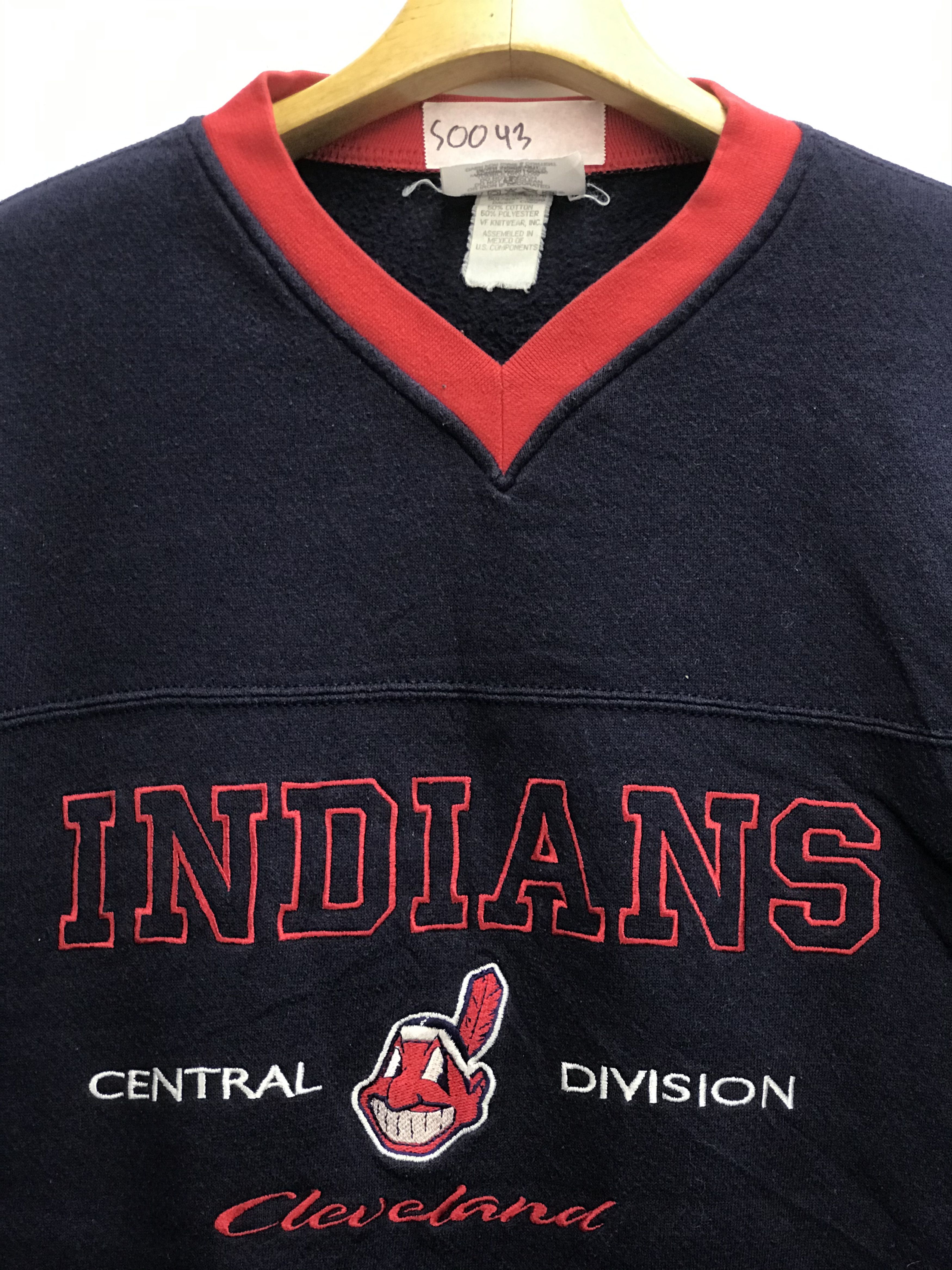 Vintage VINTAGE INDIANS CLEVELANS SWEATSHIRT Size US L / EU 52-54 / 3 - 3 Thumbnail