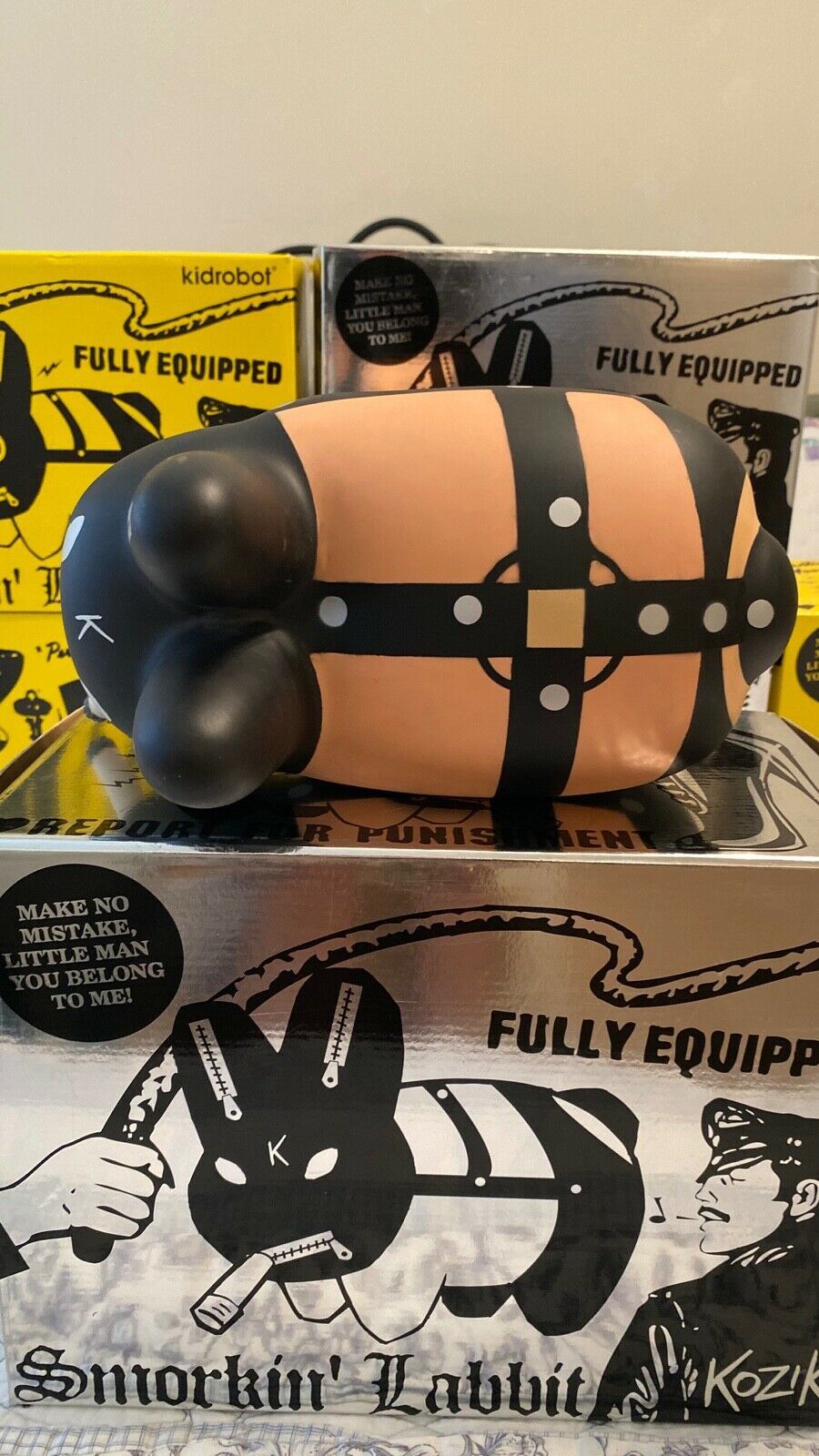 Kid Robot *RARE SIGNED* FRANK KOZIK KIDROBOT SMORKIN LABBIT 10" BLACK Size ONE SIZE - 6 Thumbnail