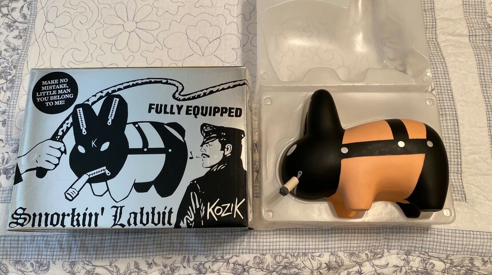 Kid Robot *RARE SIGNED* FRANK KOZIK KIDROBOT SMORKIN LABBIT 10" BLACK Size ONE SIZE - 8 Thumbnail
