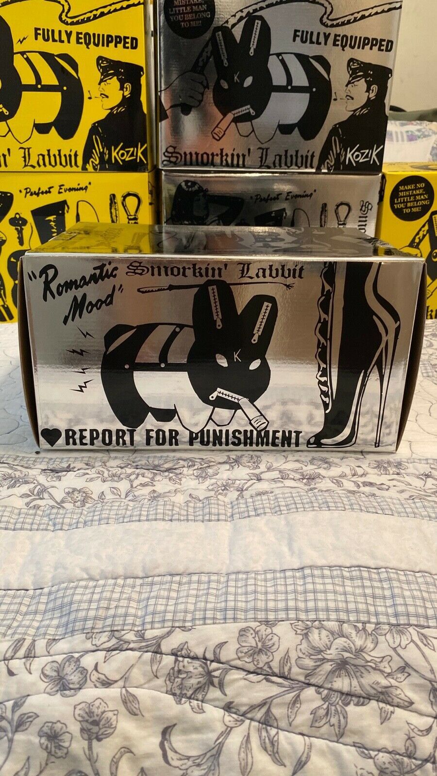 Kid Robot *RARE SIGNED* FRANK KOZIK KIDROBOT SMORKIN LABBIT 10" BLACK Size ONE SIZE - 9 Thumbnail