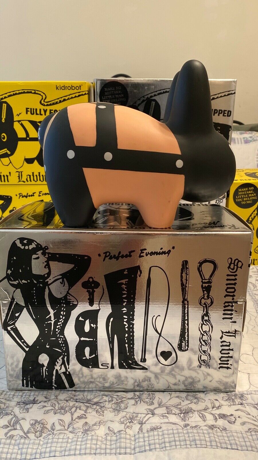 Kid Robot *RARE SIGNED* FRANK KOZIK KIDROBOT SMORKIN LABBIT 10" BLACK Size ONE SIZE - 4 Thumbnail