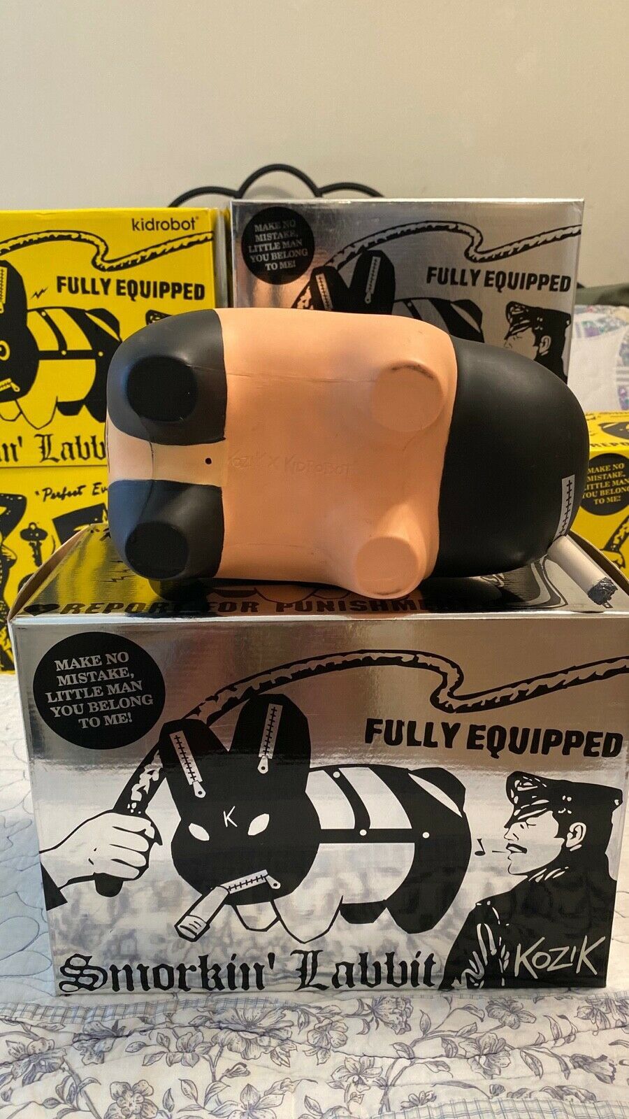 Kid Robot *RARE SIGNED* FRANK KOZIK KIDROBOT SMORKIN LABBIT 10" BLACK Size ONE SIZE - 7 Thumbnail