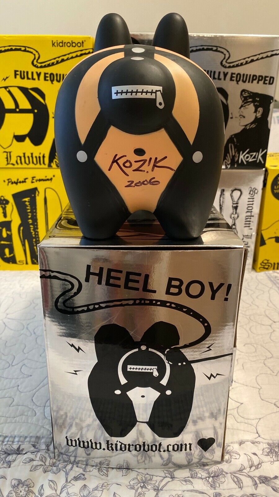 Kid Robot *RARE SIGNED* FRANK KOZIK KIDROBOT SMORKIN LABBIT 10" BLACK Size ONE SIZE - 2 Thumbnail