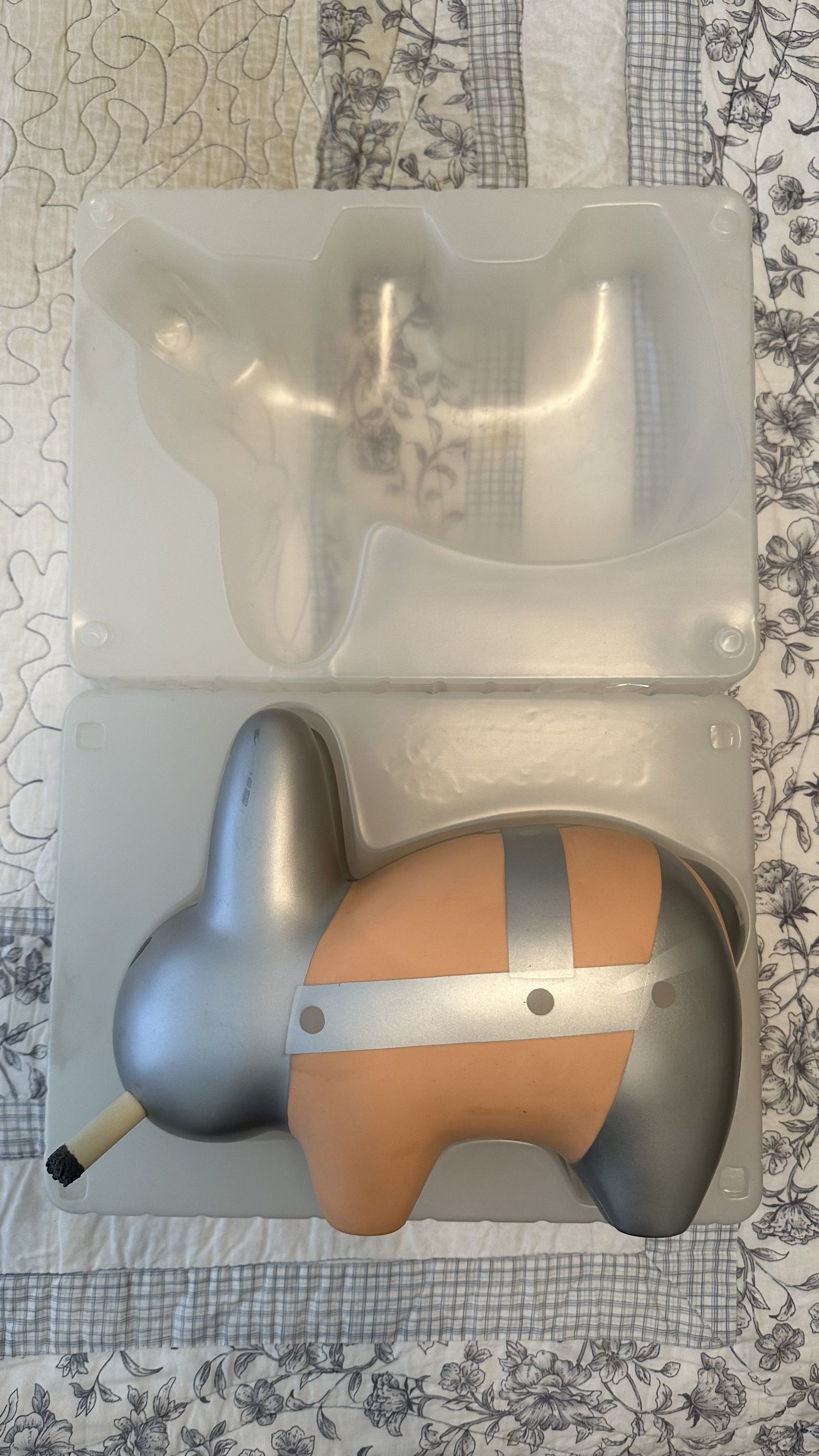 Kid Robot *RARE SIGNED SILVER* FRANK KOZIK KIDROBOT SMORKIN LABBIT 10" Size ONE SIZE - 9 Thumbnail