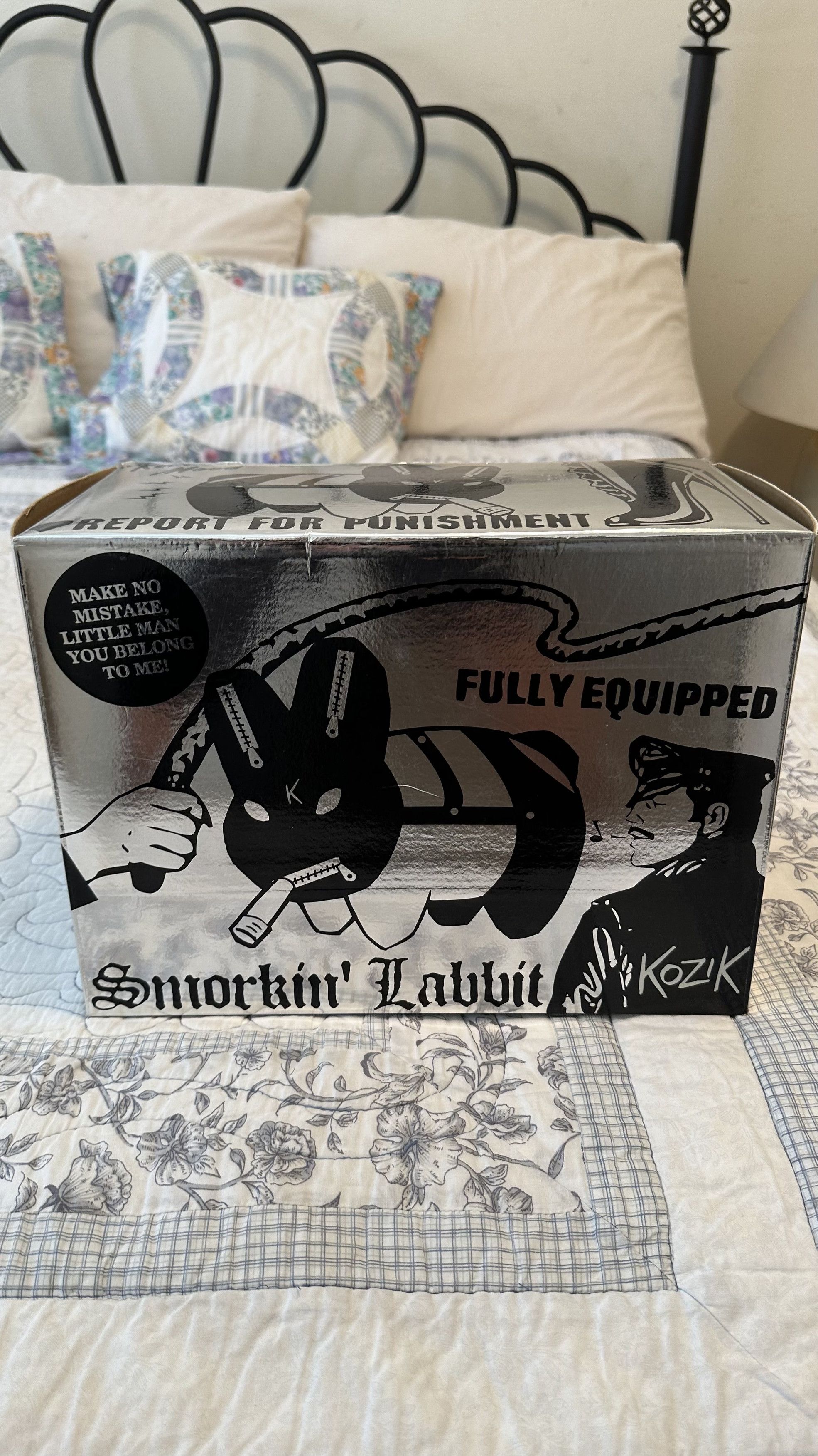 Kid Robot *RARE SIGNED SILVER* FRANK KOZIK KIDROBOT SMORKIN LABBIT 10" Size ONE SIZE - 10 Thumbnail