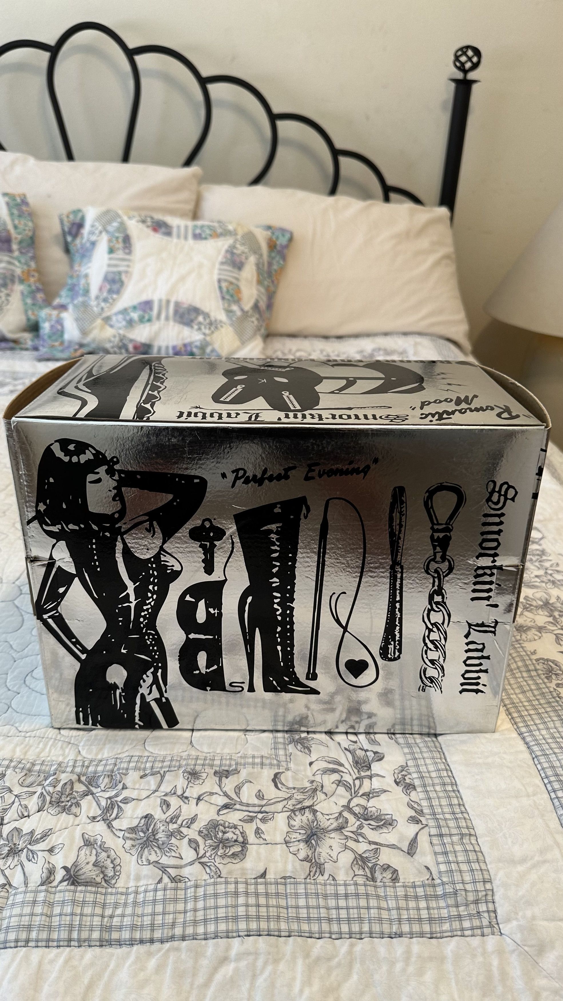 Kid Robot *RARE SIGNED SILVER* FRANK KOZIK KIDROBOT SMORKIN LABBIT 10" Size ONE SIZE - 12 Thumbnail