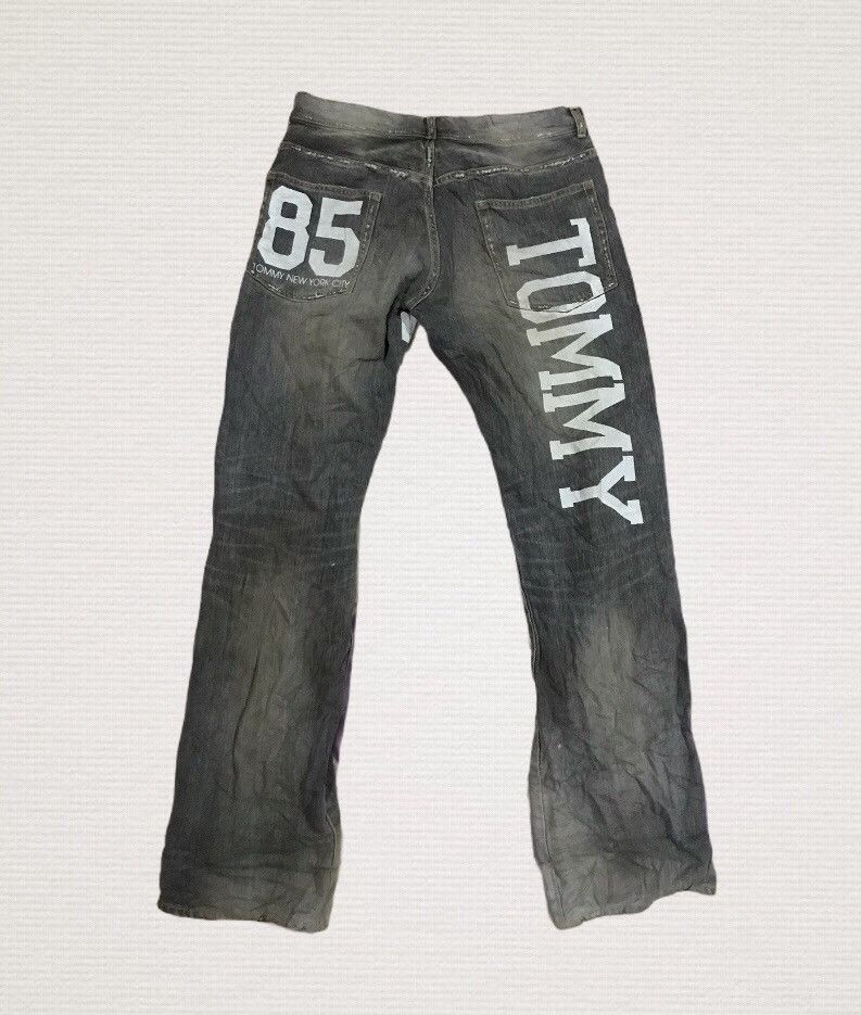 Tommy big logo distressed denim jeans s32