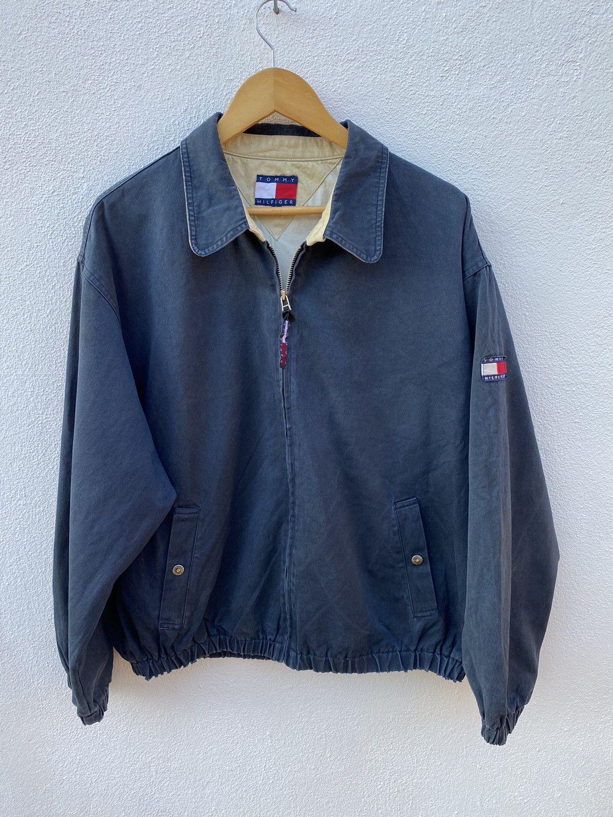 Tommy Hilfiger Vintage Tommy Hilfiger big logo jacket Size US L / EU 52-54 / 3 - 2 Thumbnail