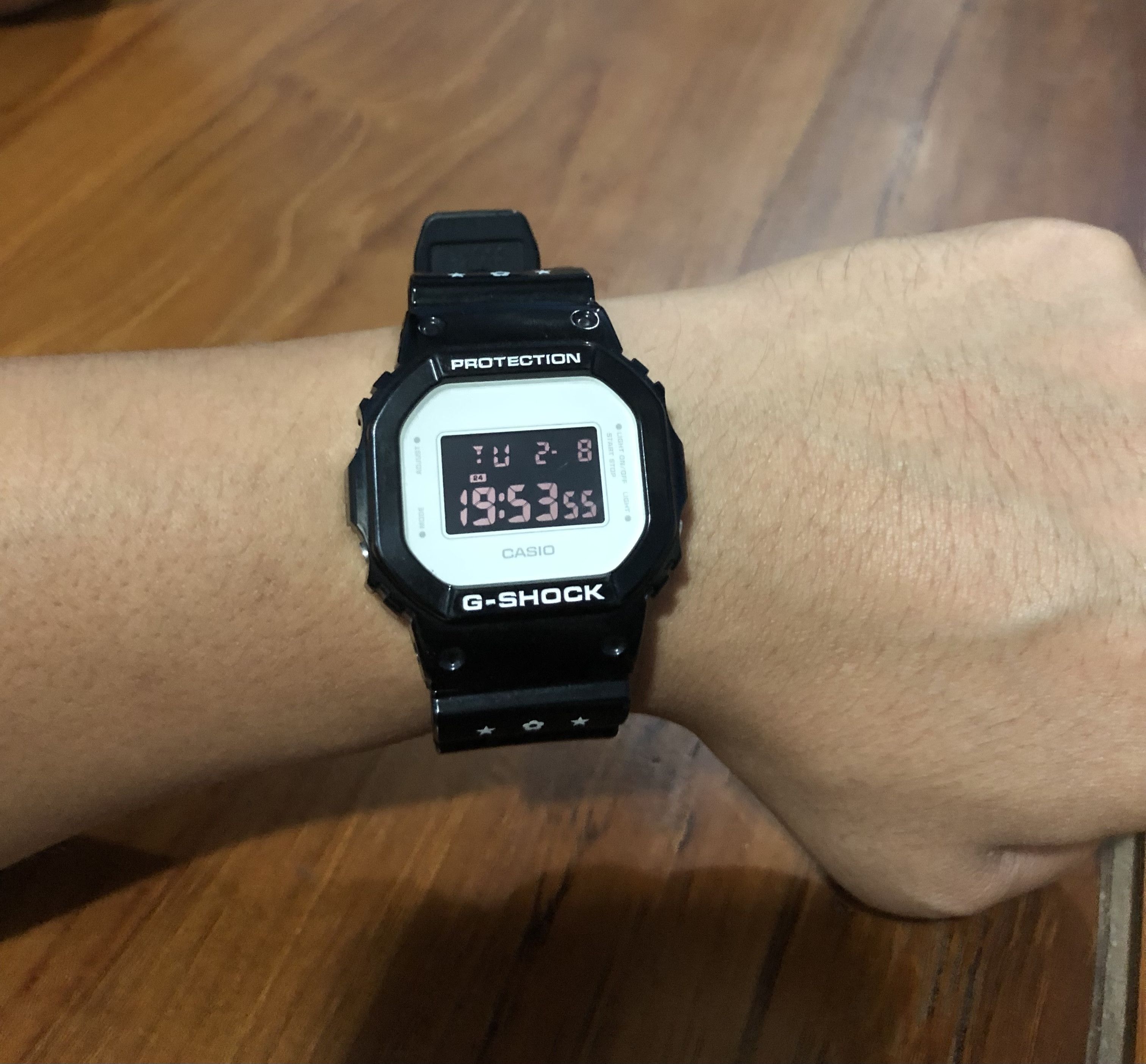 G Shock RARE🔥2013 CASIO G-SHOCK DW5600 X BEARBRICK GLOSSY Size ONE SIZE - 5 Thumbnail