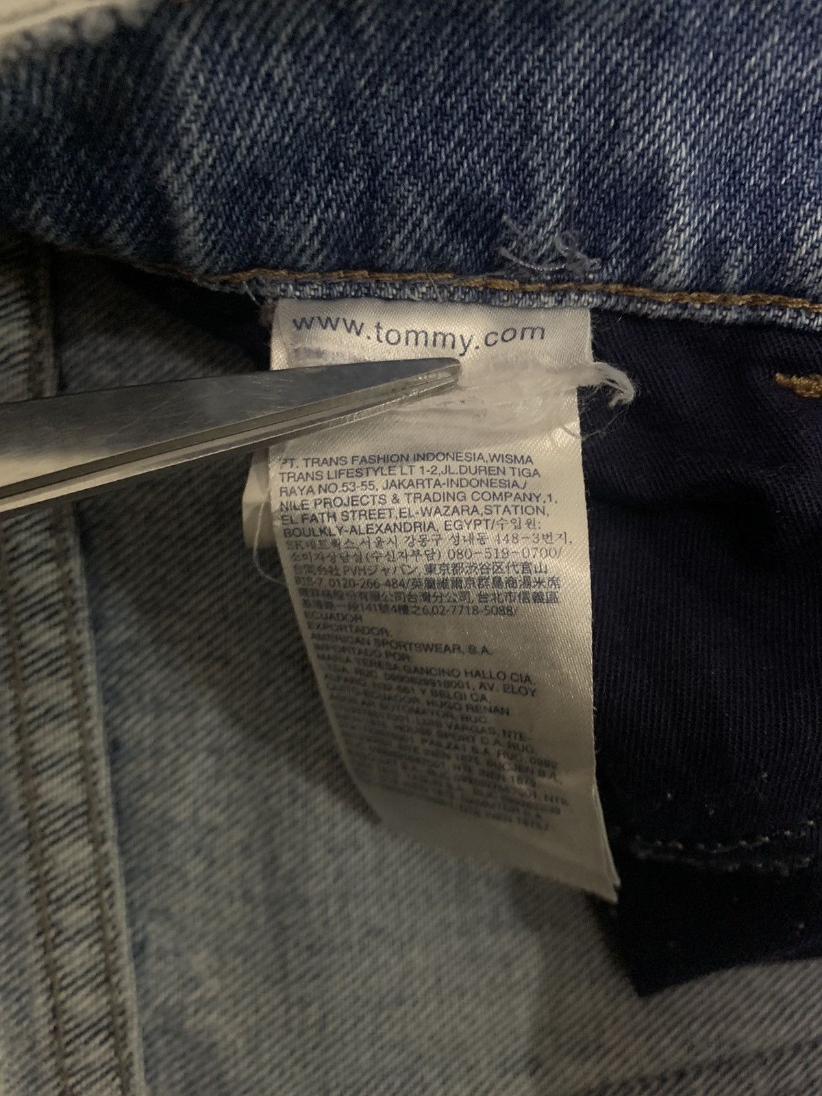 Tommy Hilfiger Y2K Tommy Hilfiger Acid Wash Distressed Jeans Made in Italy Size US 29 - 17 Thumbnail