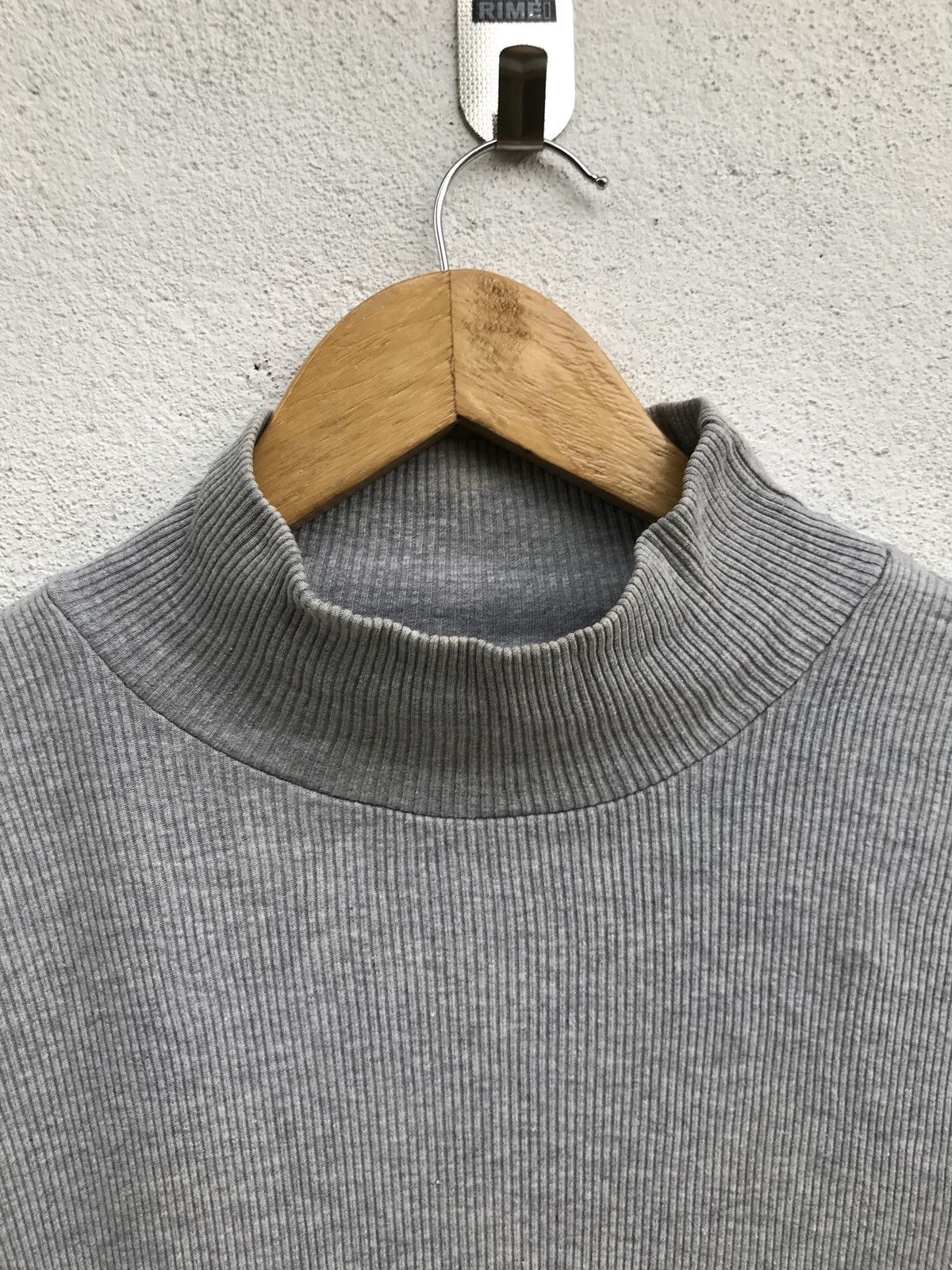 agnes b. Agnes B. Plain Turtleneck Long Sleeve Light Grey Shirts Size US S / EU 44-46 / 1 - 6 Thumbnail