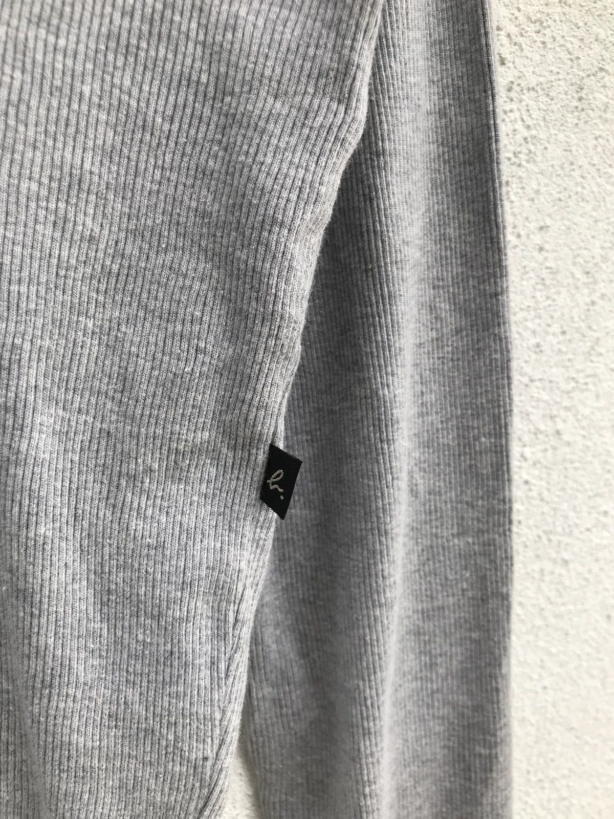 agnes b. Agnes B. Plain Turtleneck Long Sleeve Light Grey Shirts Size US S / EU 44-46 / 1 - 5 Thumbnail
