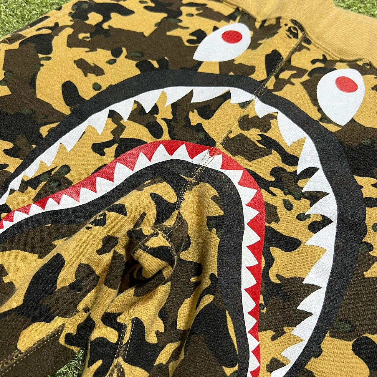 Bape Desert Camo Shark Sweat Pants Size US 32 / EU 48 - 2 Thumbnail