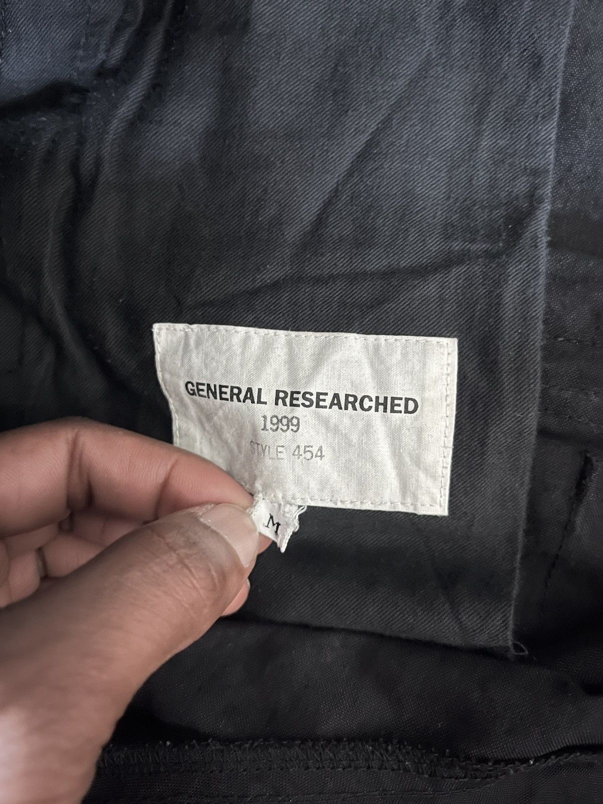 General Research GENERAL RESEARCH MULTI-POCKET CARGO SHORTS - 1999 Size US 30 / EU 46 - 12 Thumbnail