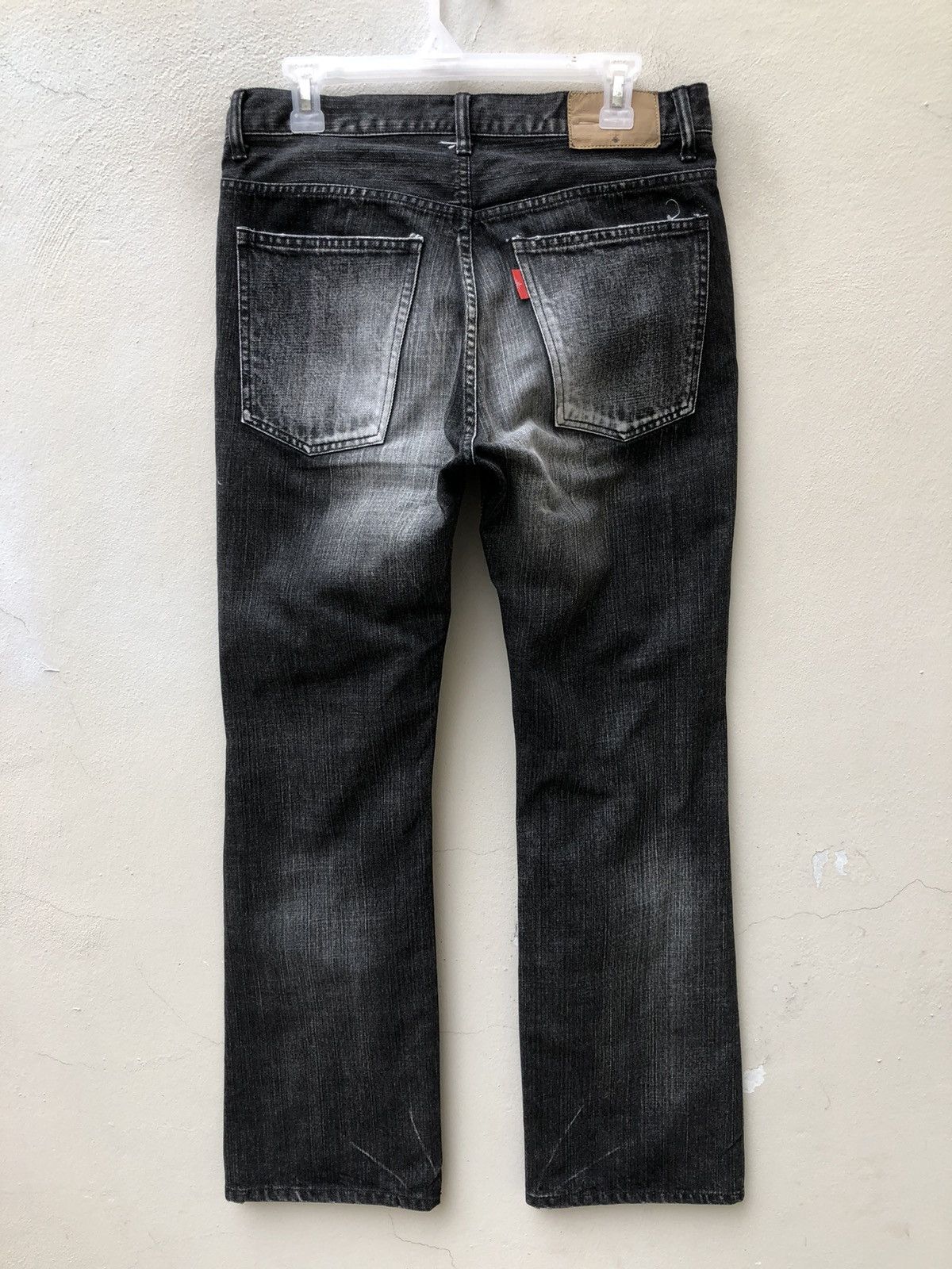 Lounge Lizard Blutenblatt Japan Distressed Denim Flare Jeans Size US 31 - 16 Thumbnail