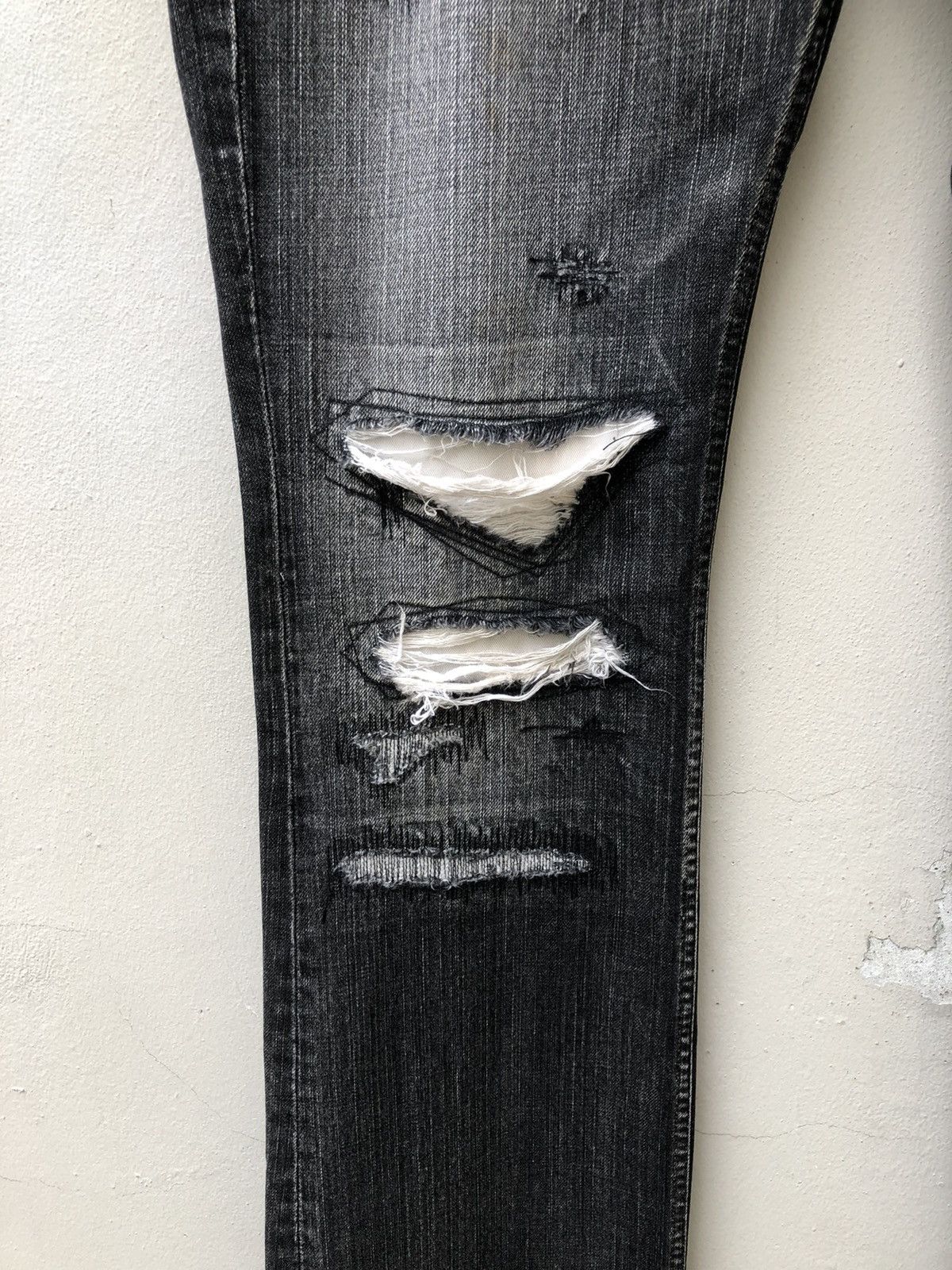 Lounge Lizard Blutenblatt Japan Distressed Denim Flare Jeans Size US 31 - 12 Thumbnail