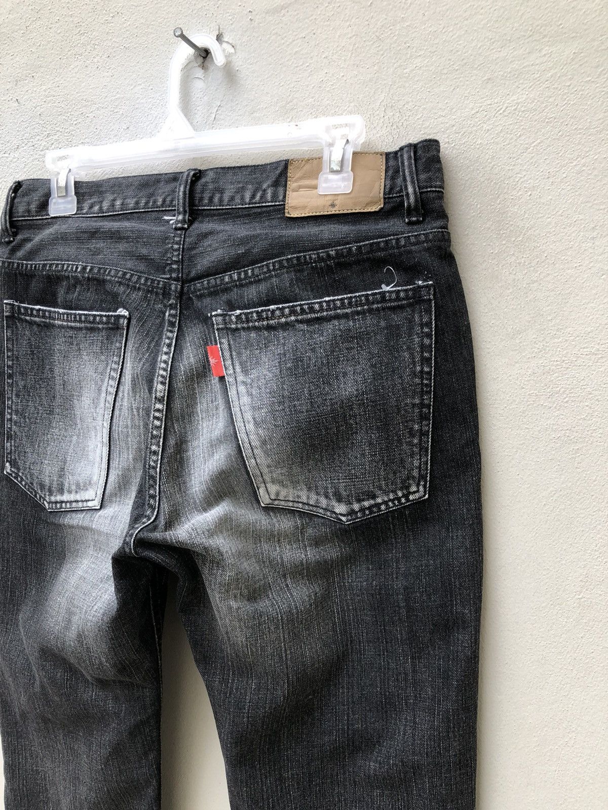 Lounge Lizard Blutenblatt Japan Distressed Denim Flare Jeans Size US 31 - 20 Thumbnail