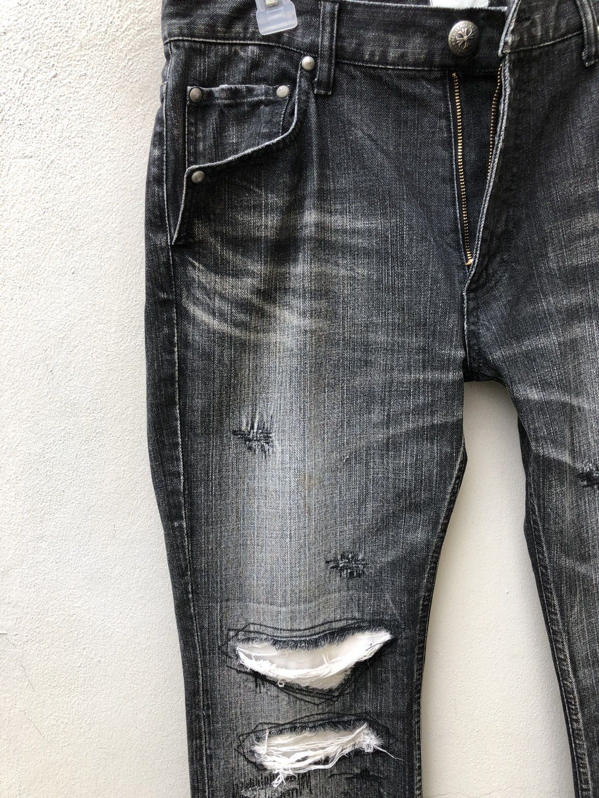 Lounge Lizard Blutenblatt Japan Distressed Denim Flare Jeans Size US 31 - 10 Thumbnail