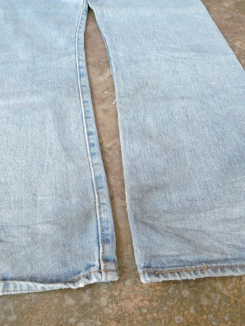 Levi's Vintage Levi's 501 Light Wash Straight Leg Jeans 36x32 Size US 36 / EU 52 - 3 Thumbnail