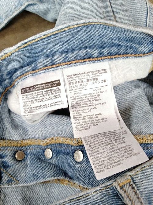 Levi's Vintage Levi's 501 Light Wash Straight Leg Jeans 36x32 Size US 36 / EU 52 - 8 Thumbnail