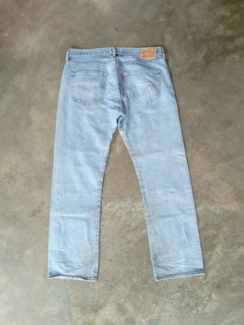 Levi's Vintage Levi's 501 Light Wash Straight Leg Jeans 36x32 Size US 36 / EU 52 - 2 Thumbnail