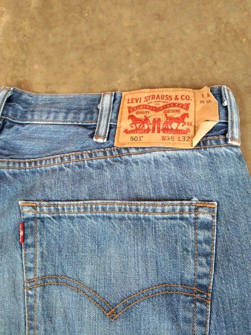 Levi's Vintage Levi's 501 Faded Blue Straight Leg Jeans 38x32 Size US 38 / EU 54 - 5 Thumbnail