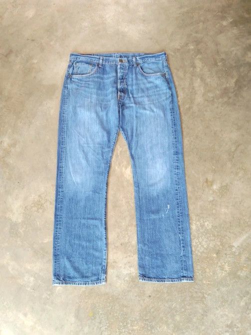 Levi's Vintage Levi's 501 Faded Blue Straight Leg Jeans 38x32 Size US 38 / EU 54 - 1 Thumbnail