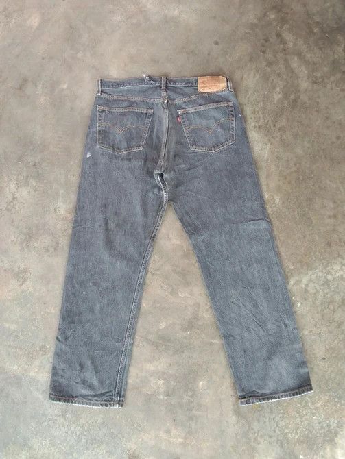 Levi's Vintage Levi's 501 Grey Distressed Jeans 36x30 Size US 36 / EU 52 - 2 Thumbnail