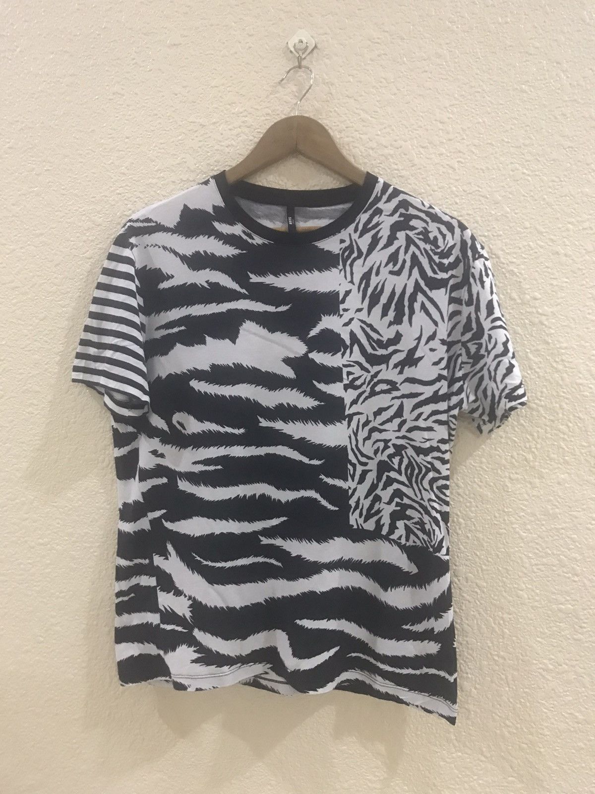Versace Black and white versus Versace designer T-shirt Size US M / EU 48-50 / 2 - 2 Thumbnail