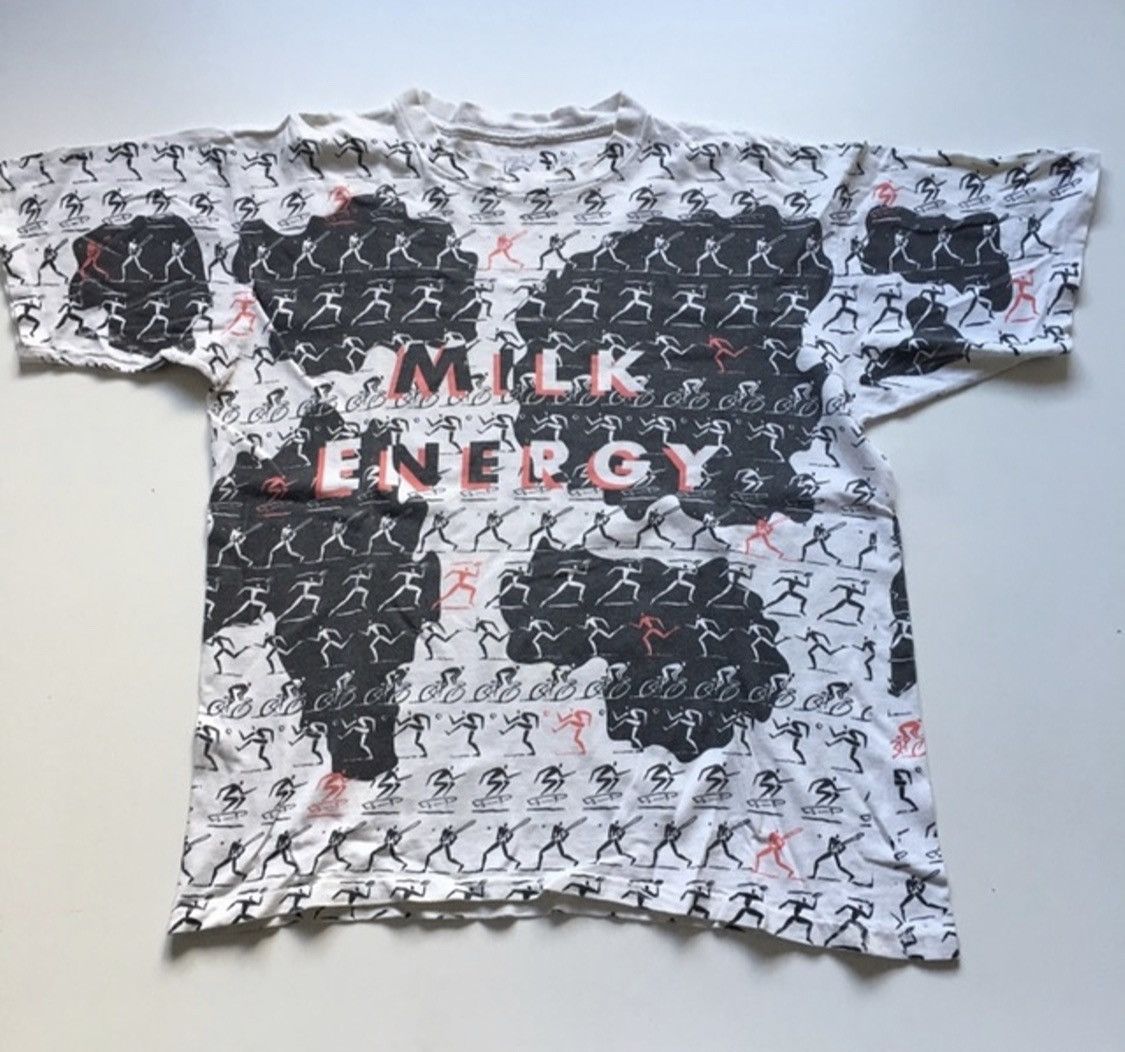 Vintage Vintage 1990s Milk All Over Print Art Graphic T Shirt Rare Size US M / EU 48-50 / 2 - 1 Thumbnail
