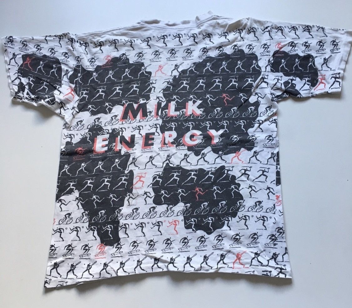 Vintage Vintage 1990s Milk All Over Print Art Graphic T Shirt Rare Size US M / EU 48-50 / 2 - 3 Thumbnail