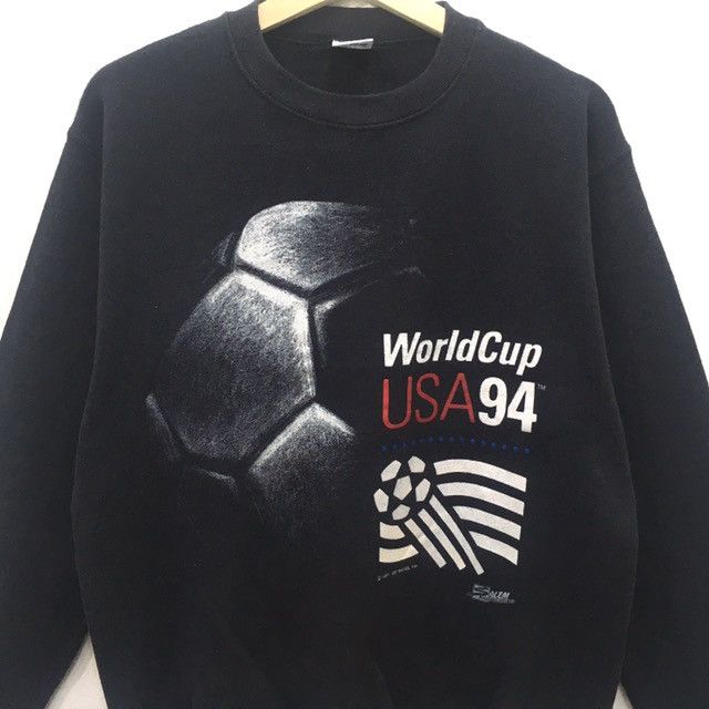 Vintage *Vintage FIFA World Cup 94 sweatshirt big printed Size US M / EU 48-50 / 2 - 3 Thumbnail