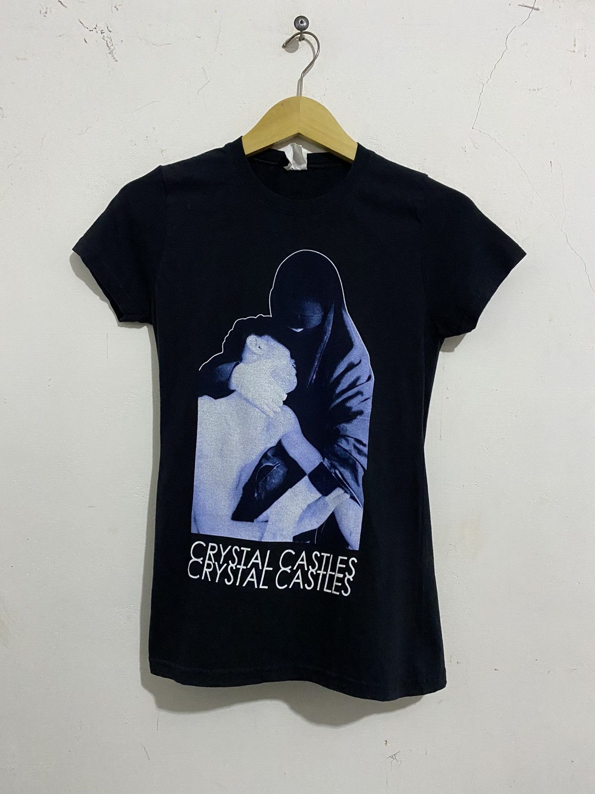 image of Band Tees x Vintage Bindingoffercrystal Castles (Iii) Tour 2013 Baby Tee in Black, Women's (Size Me