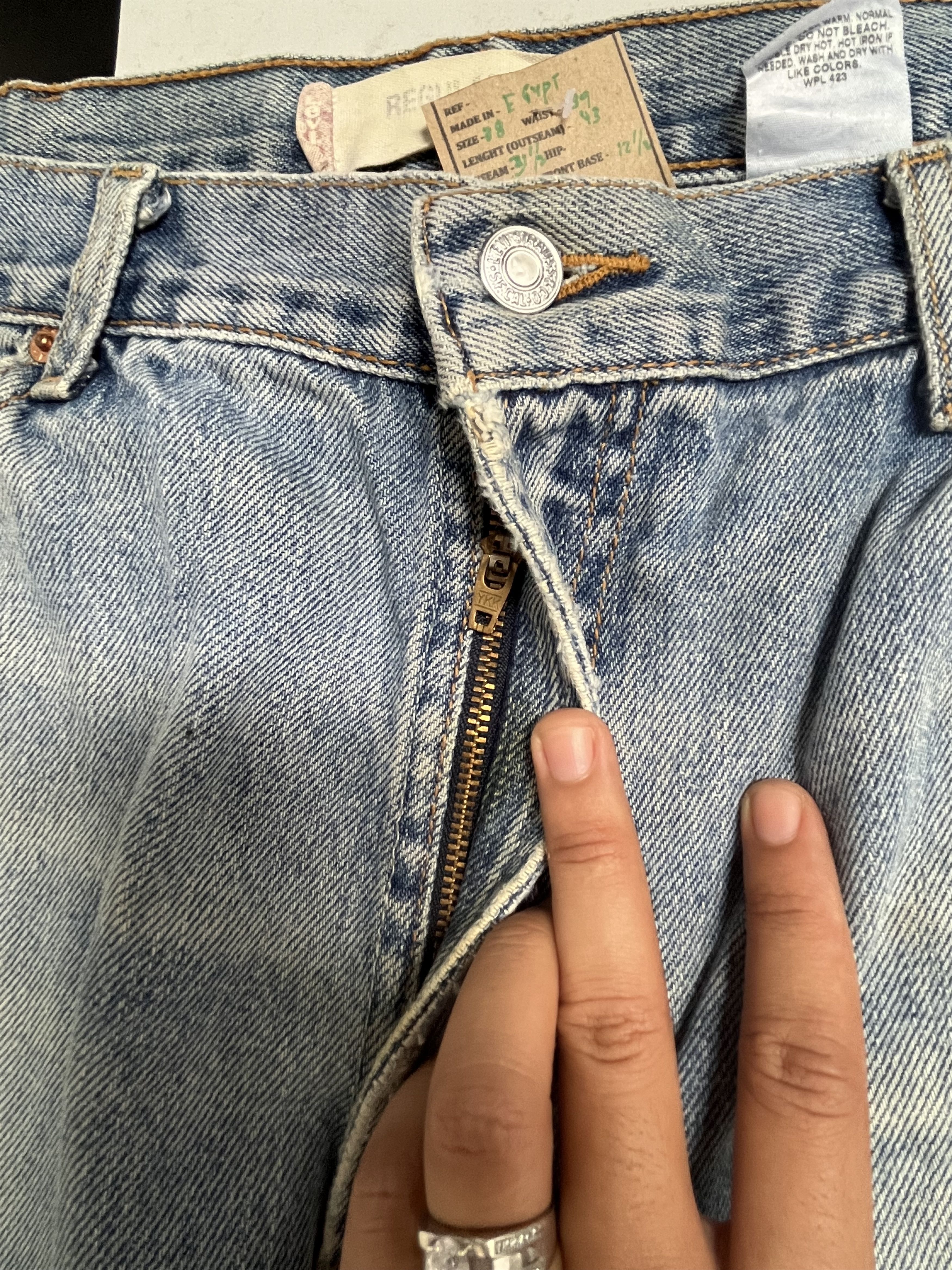 Levi's Vintage Levis 505 Regular fit Distressed Jeans - L33 Size US 39 - 7 Thumbnail