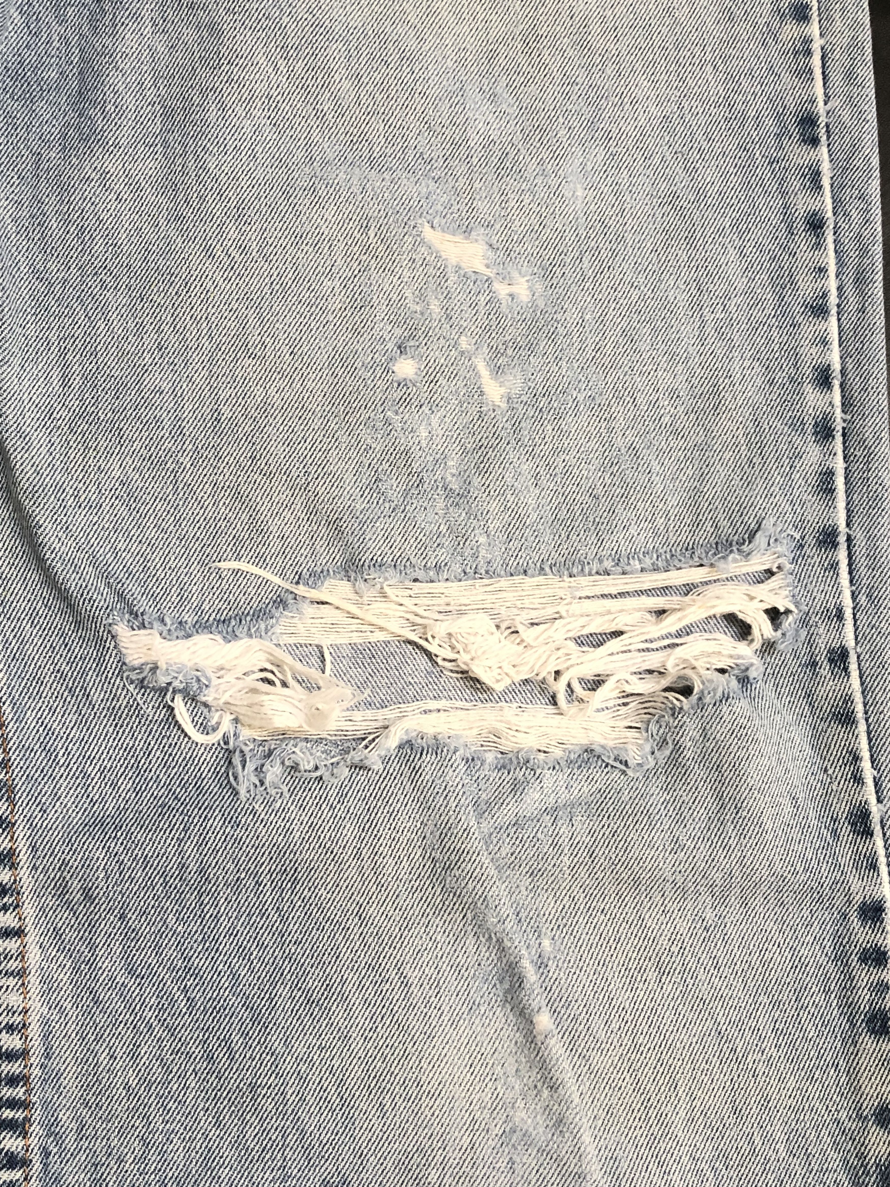 Levi's × Vintage Vintage Levi's 550 Distressed Denim Jeans L437 Size US 35 - 12 Thumbnail