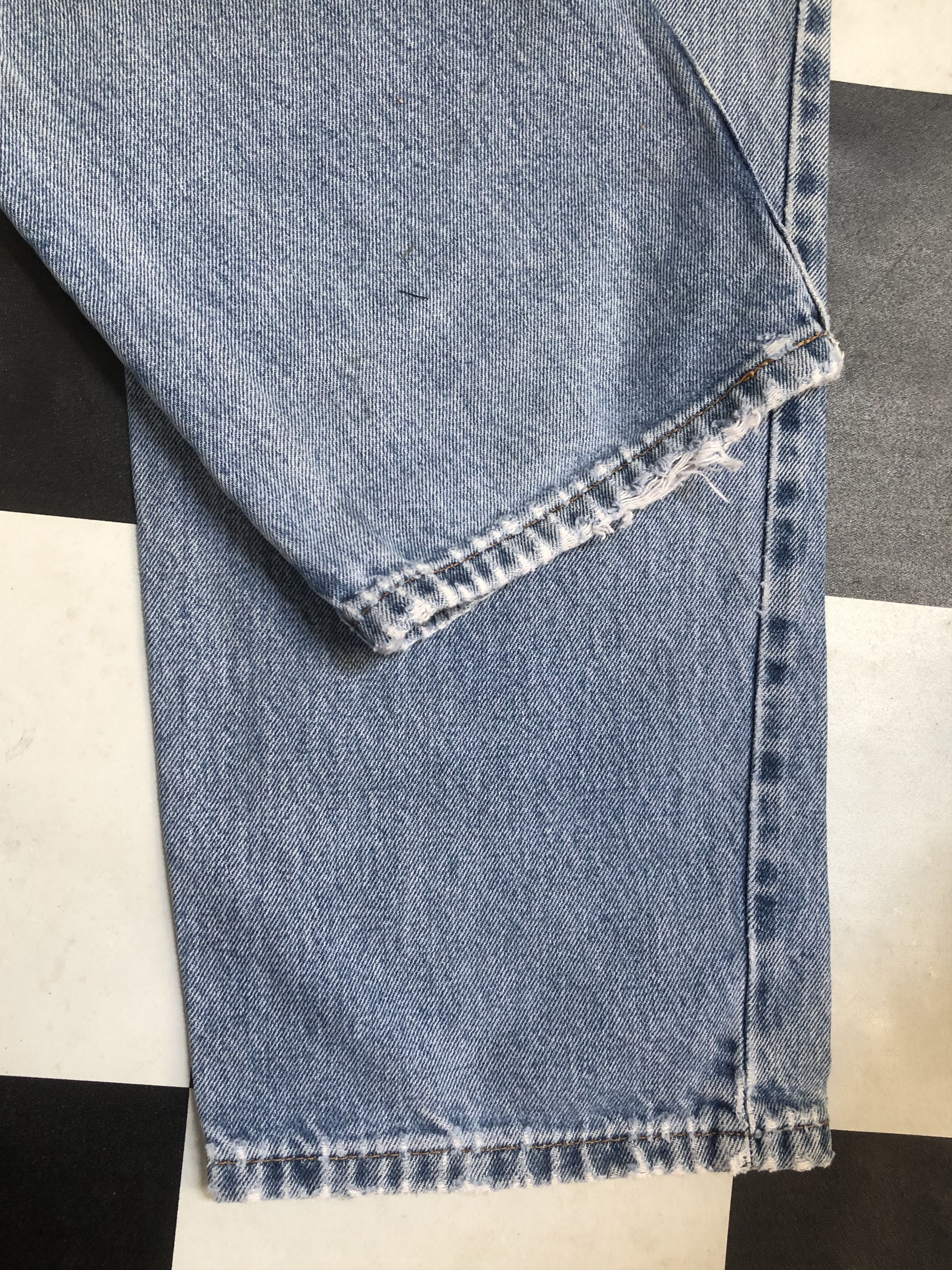 Levi's × Vintage Vintage Levi's 550 Distressed Denim Jeans L437 Size US 35 - 11 Thumbnail