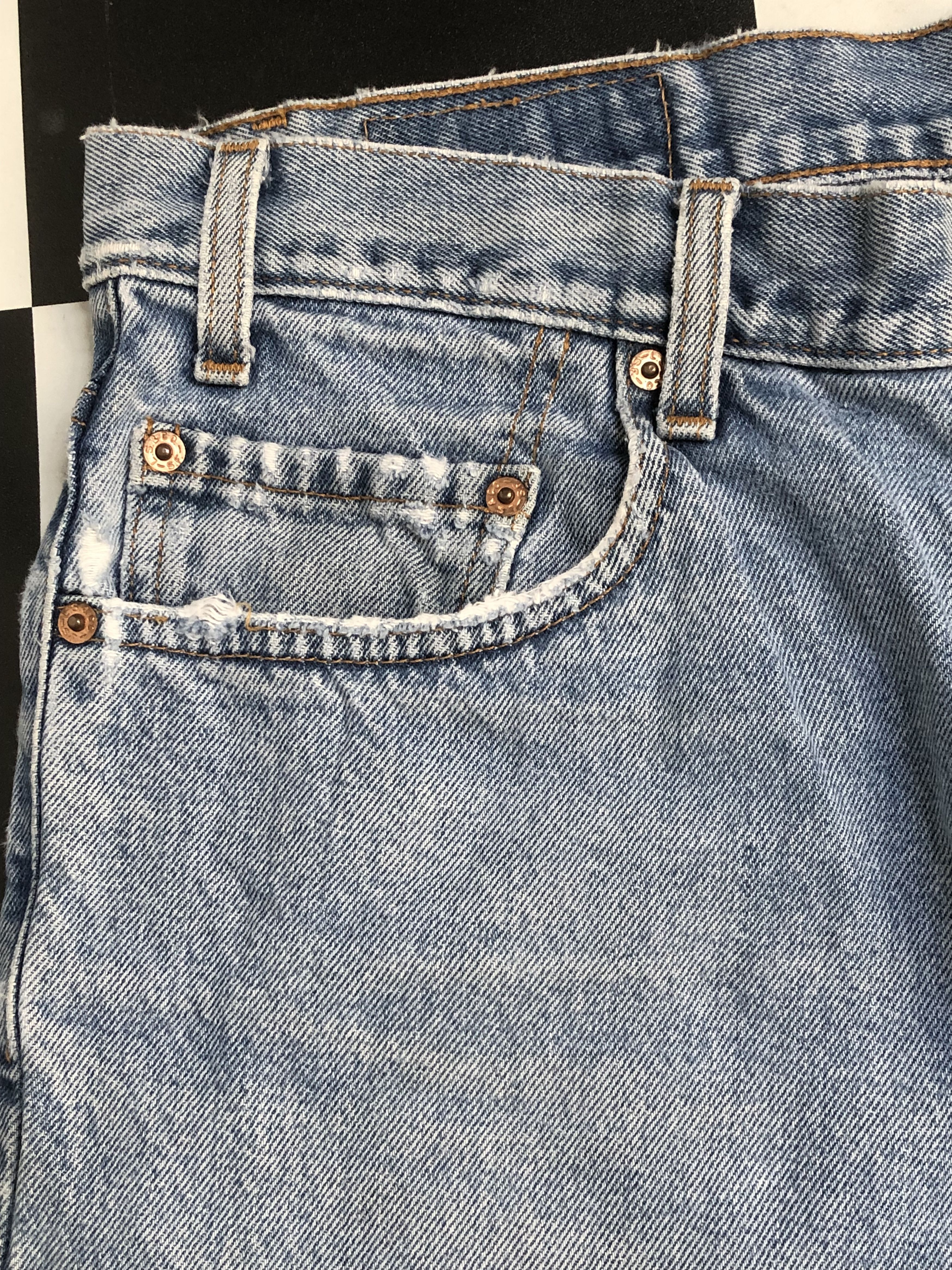 Levi's × Vintage Vintage Levi's 550 Distressed Denim Jeans L437 Size US 35 - 6 Thumbnail