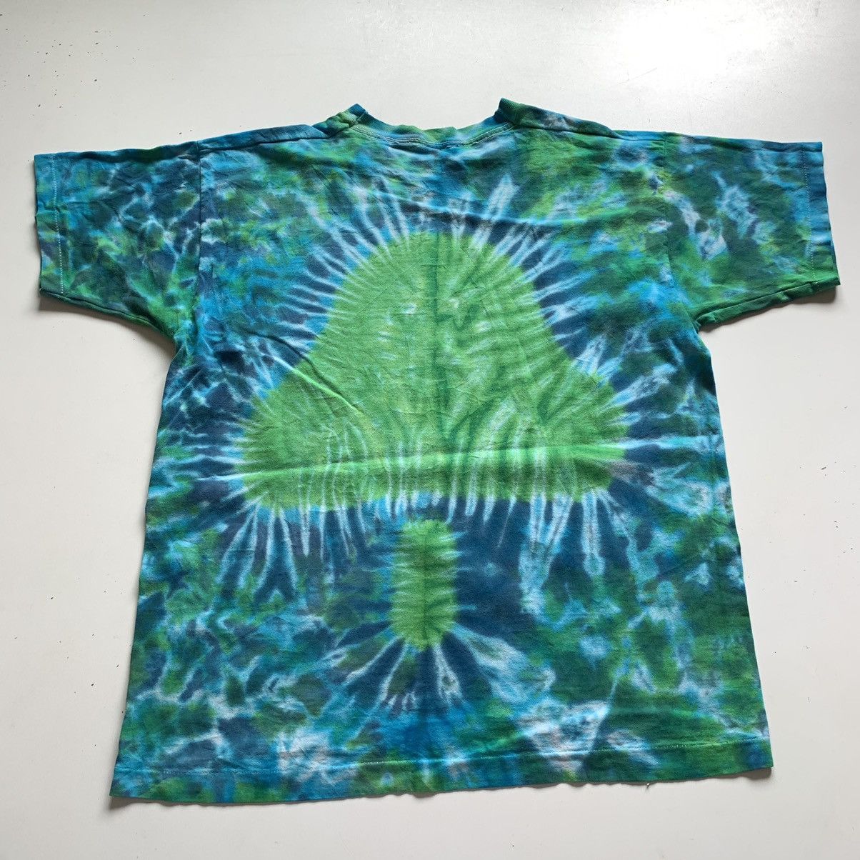 Vintage Vintage 90s Shrooms tie dye art graphic T shirt green blue Size US XL / EU 56 / 4 - 3 Thumbnail