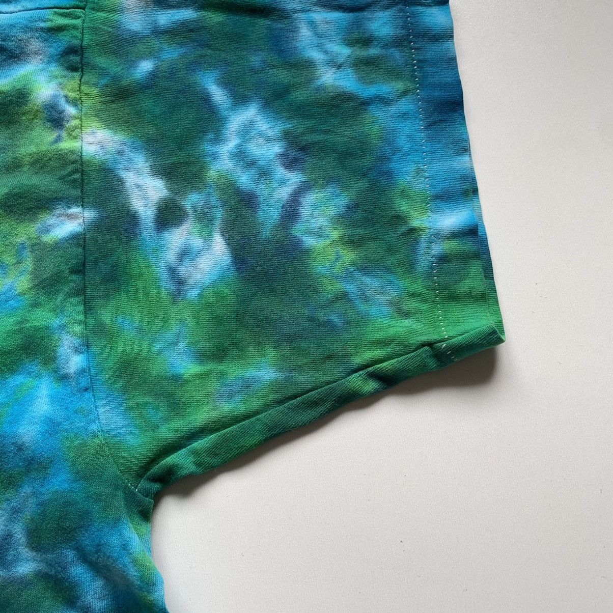 Vintage Vintage 90s Shrooms tie dye art graphic T shirt green blue Size US XL / EU 56 / 4 - 7 Thumbnail