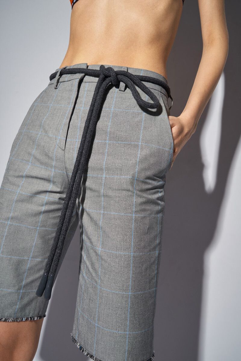 Off-White Women's OFF-White Made in Italy Plaid Gray Bermuda Shorts Size 26" / US 2 / IT 38 - 3 Thumbnail