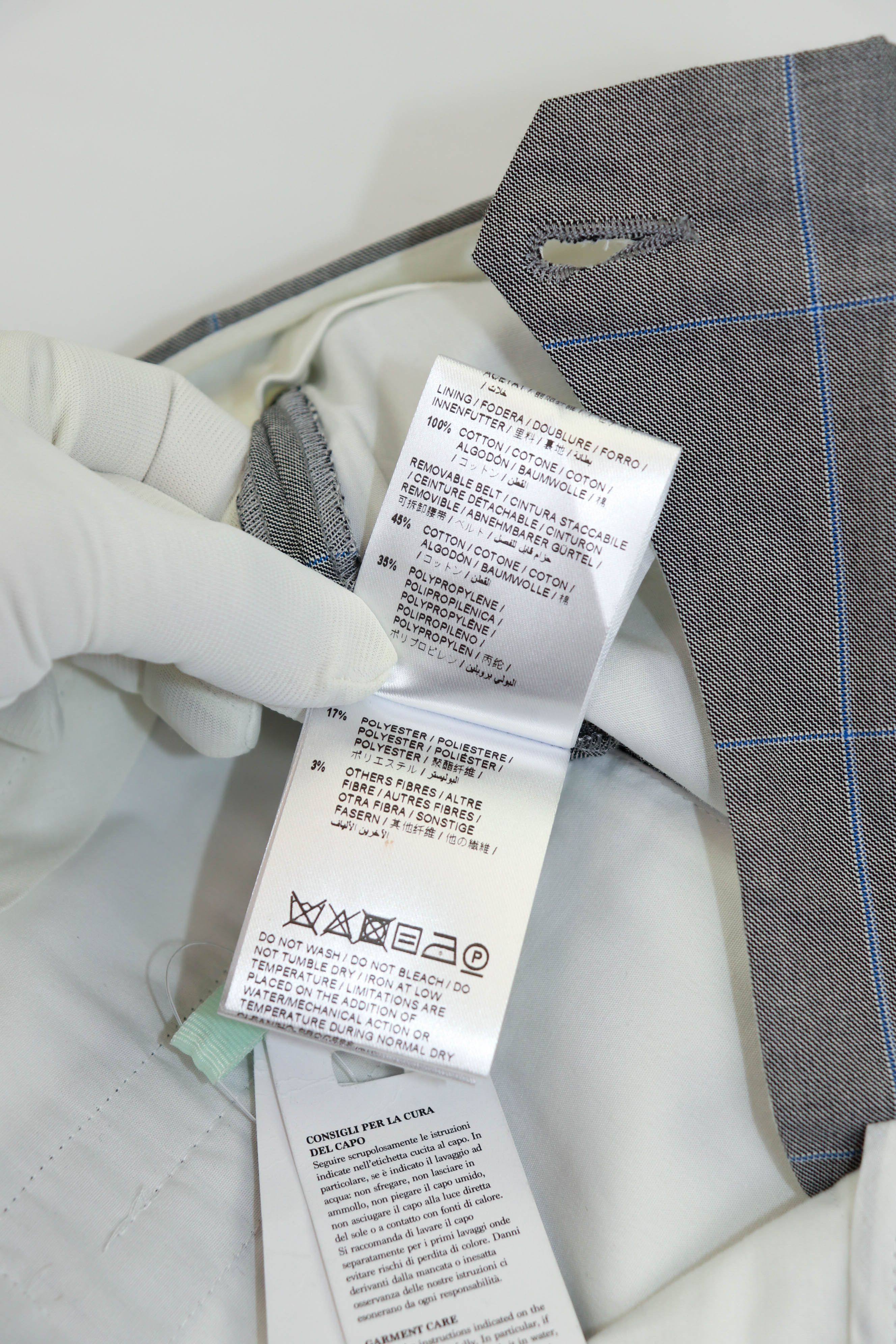 Off-White Women's OFF-White Made in Italy Plaid Gray Bermuda Shorts Size 26" / US 2 / IT 38 - 16 Thumbnail