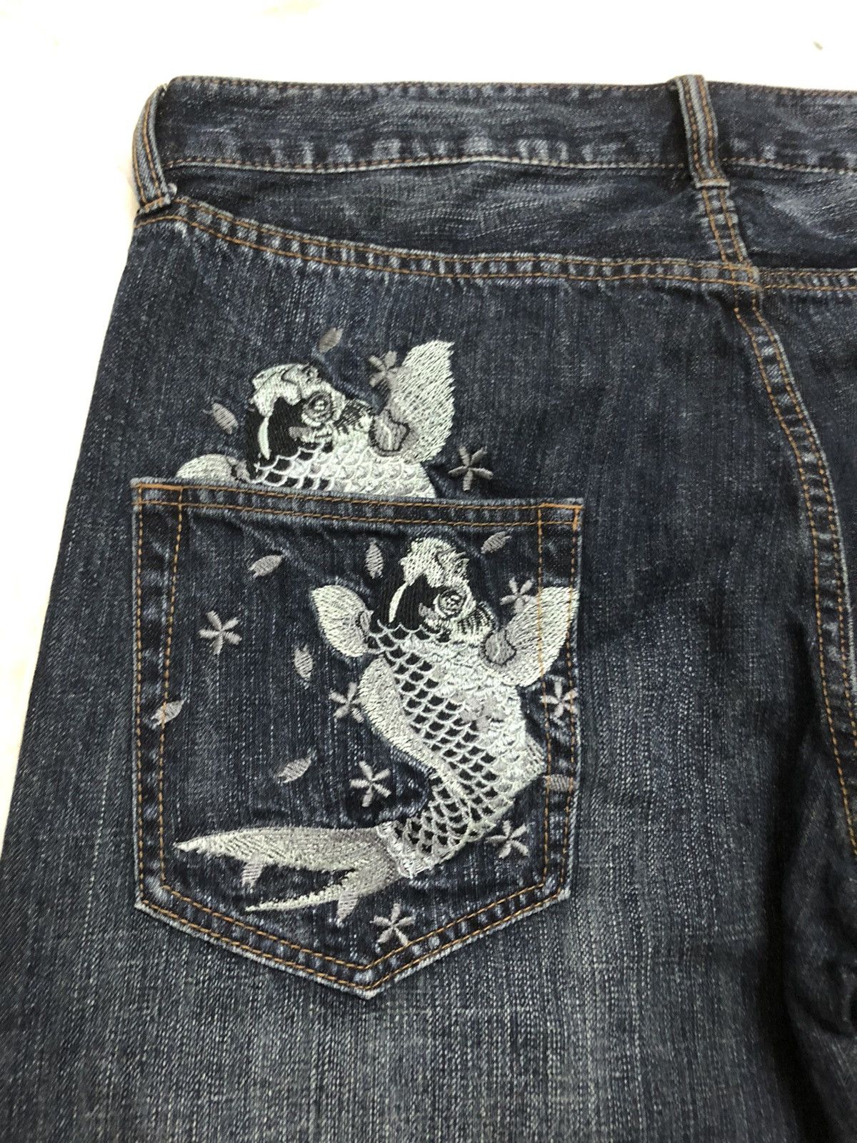 Japanese Brand RARE!! FISH KOI EMBROIDERED JEANS Size US 34 / EU 50 - 7 Thumbnail