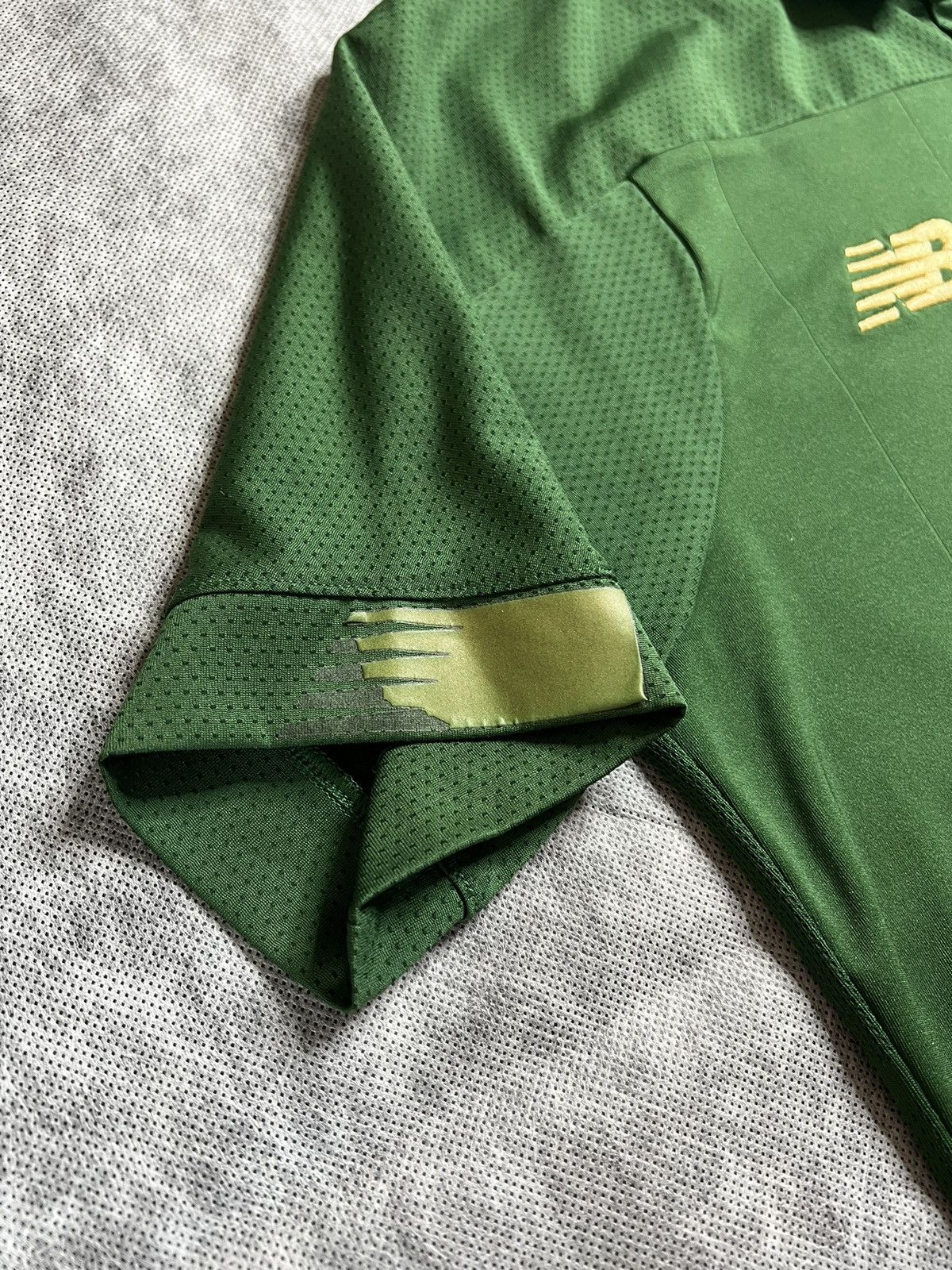 New Balance Ireland Home kit Size US S / EU 44-46 / 1 - 9 Thumbnail