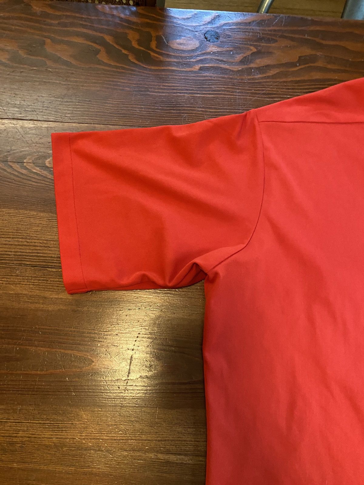 Van Heusen Vintage 70’s Van Heusen Red Polyester Short Sleeve Button Up Size US L / EU 52-54 / 3 - 15 Thumbnail