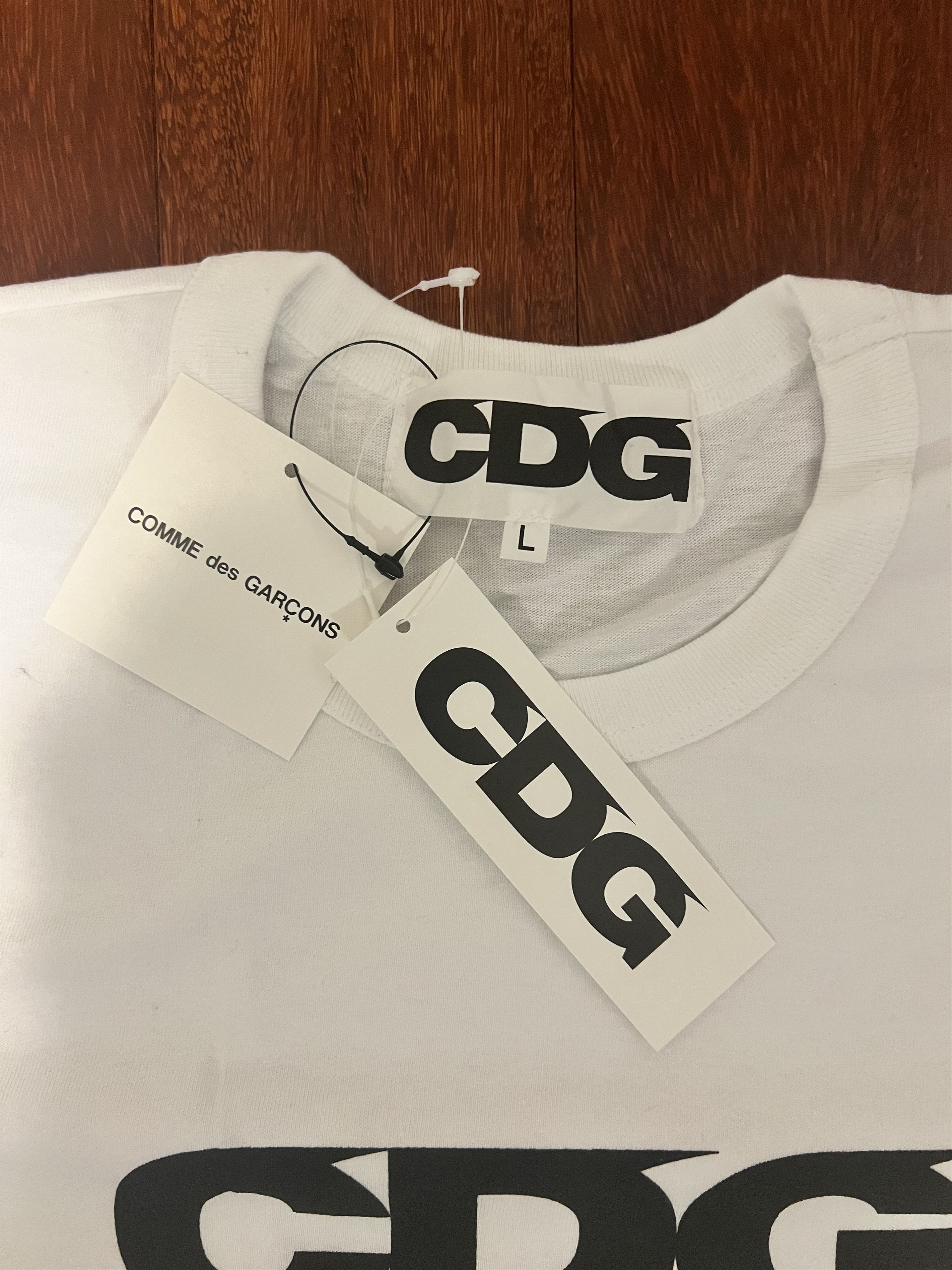 CDG by Comme des Garcons 💚 JAPAN EXCLUSIVE COMME DES GARÇONS BIG LOGO TEE Size US L / EU 52-54 / 3 - 3 Thumbnail