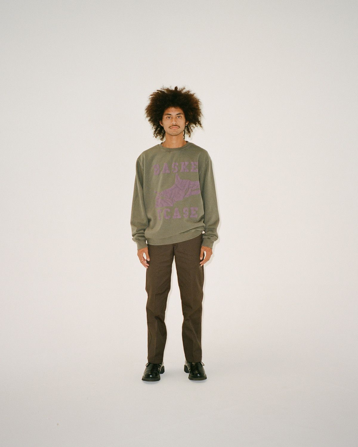basketcase gallery 💚 AW21 Basketcase Gallery Raw College Sweater Green NEW Size US M / EU 48-50 / 2 - 2 Thumbnail